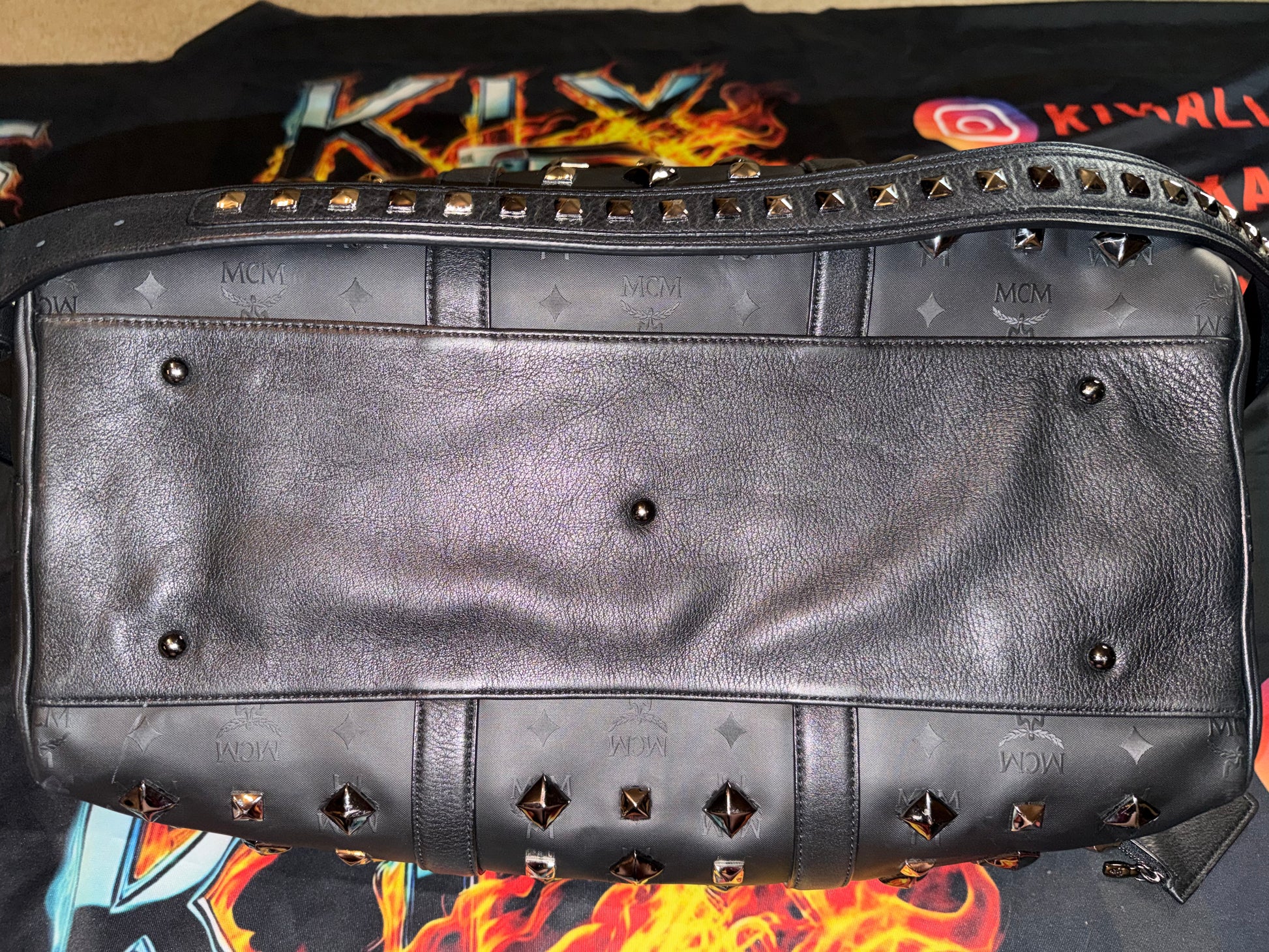 MCM STUDDED TRAVLER VISETOS