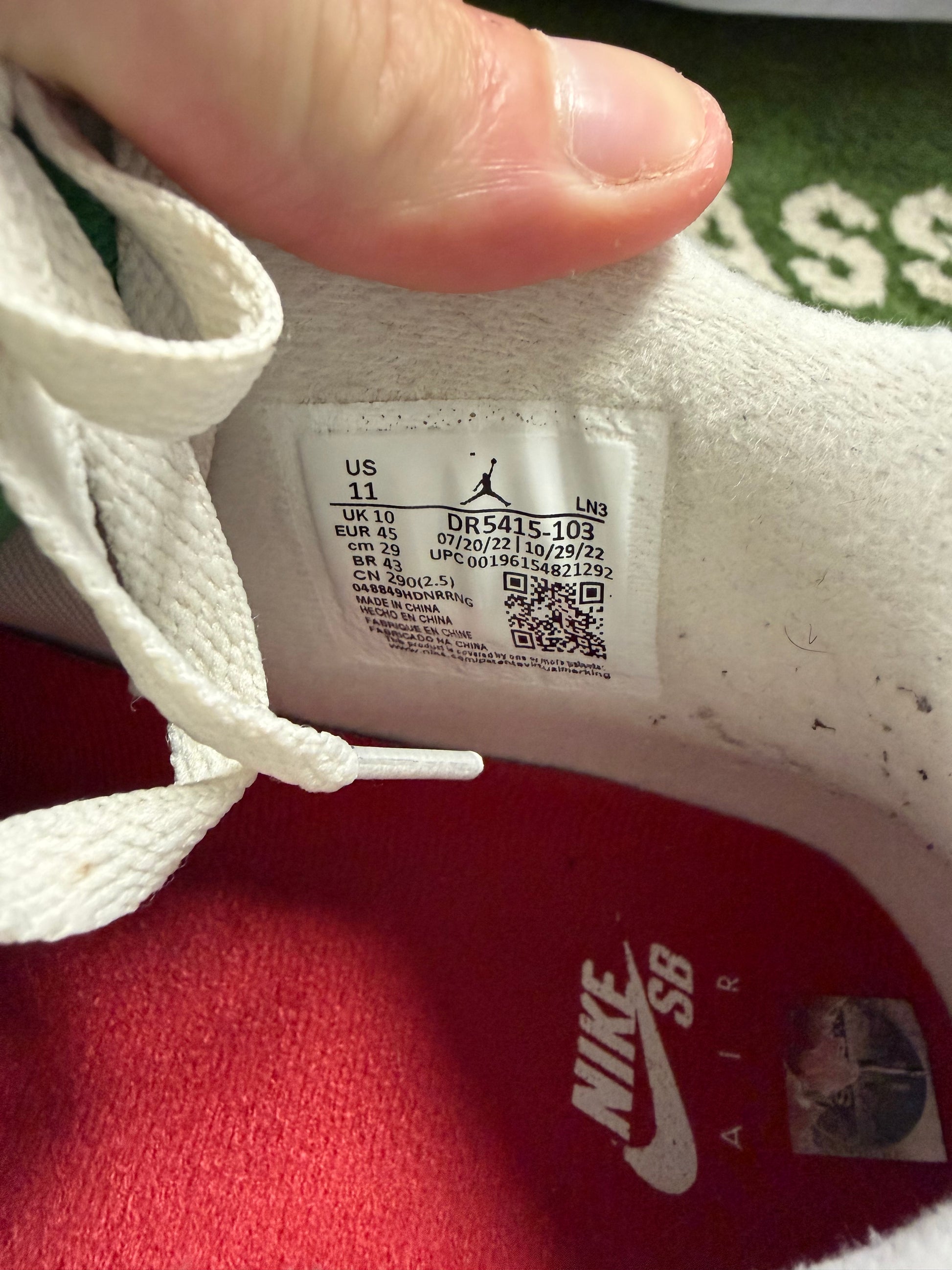 Jordan 4 Retro SB Pine Green