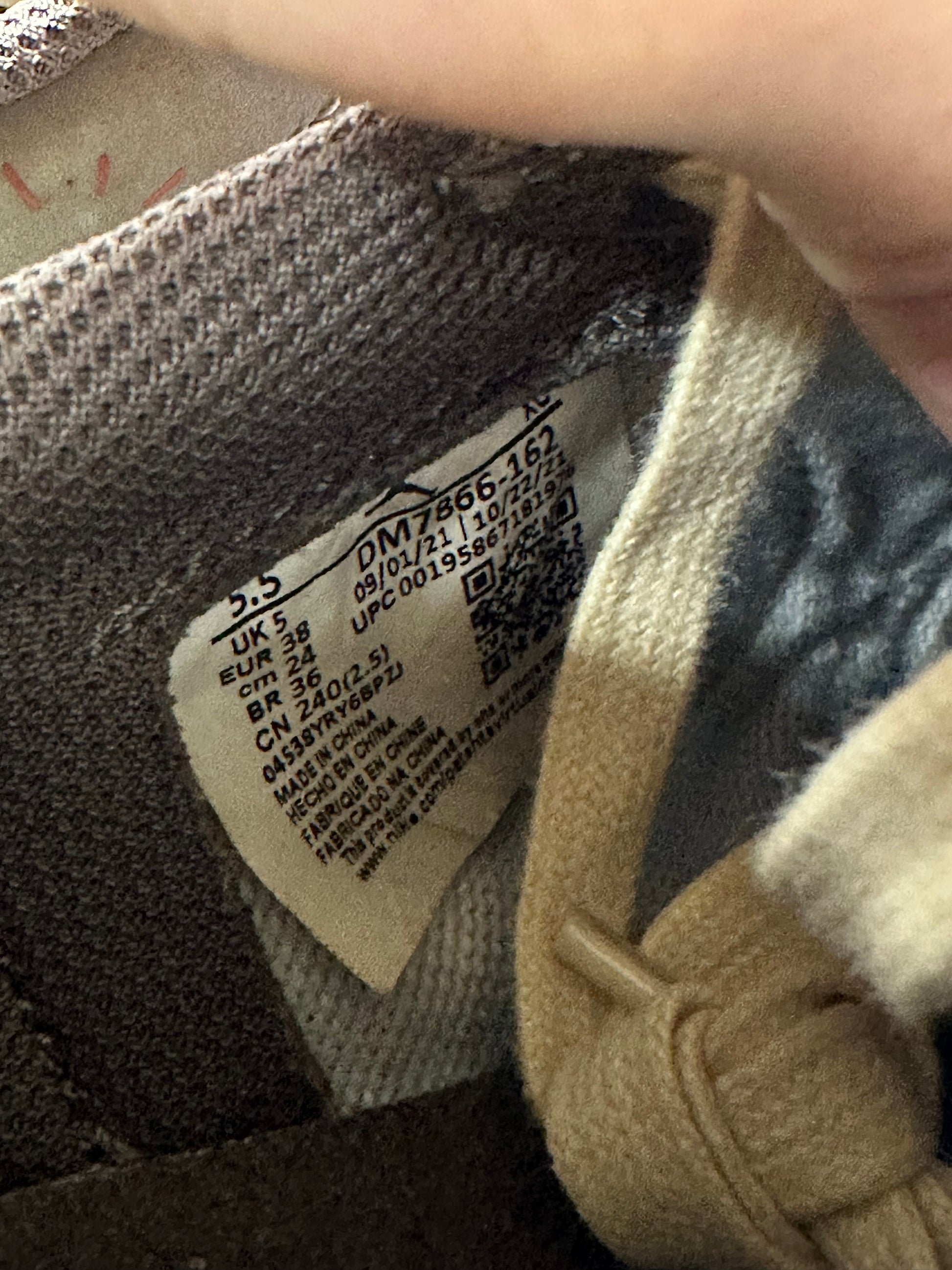 Jordan 1 Retro Low OG SP Travis Scott Reverse Mocha