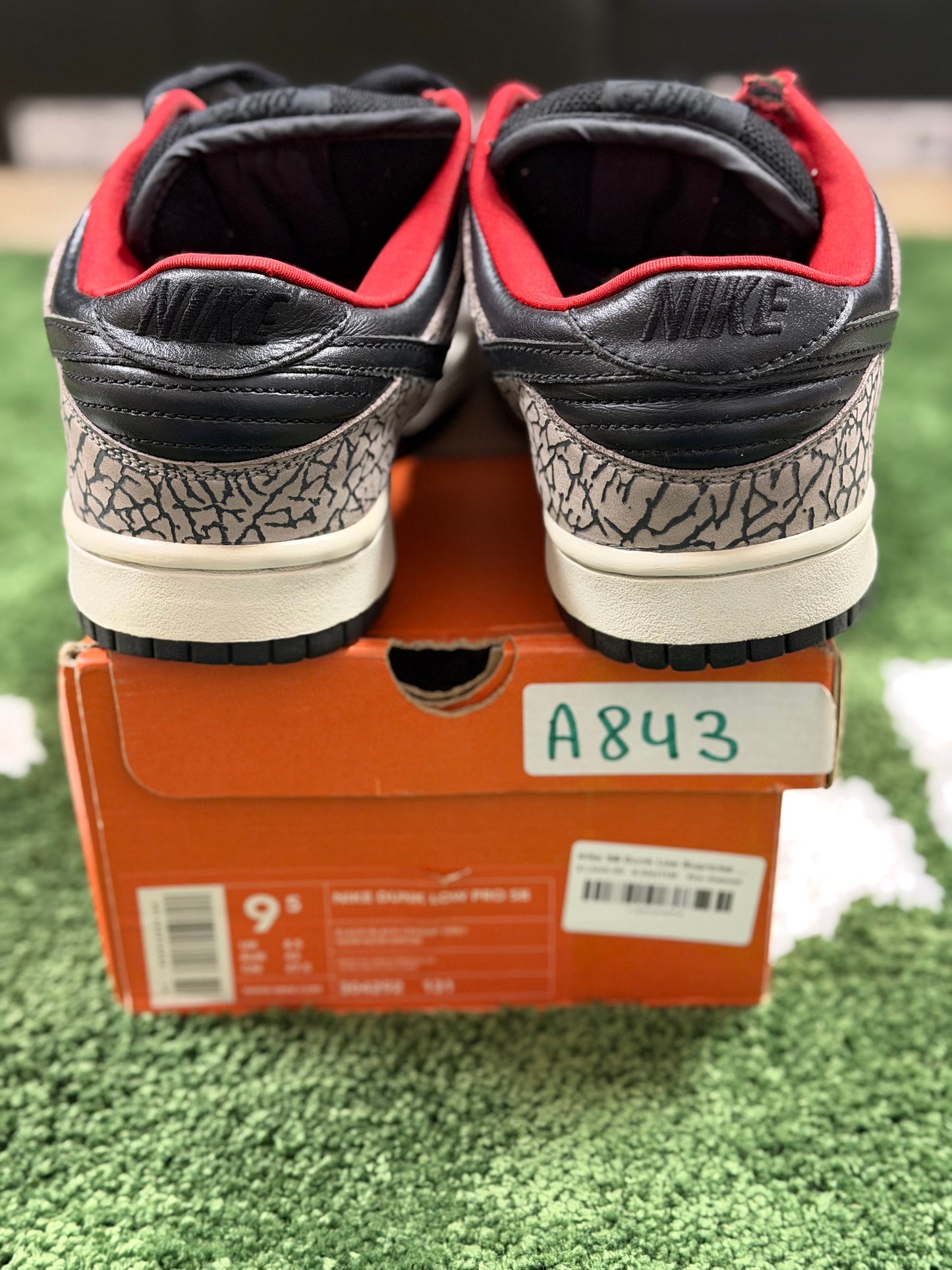 Nike SB Dunk Low Supreme Black Cement (2002)