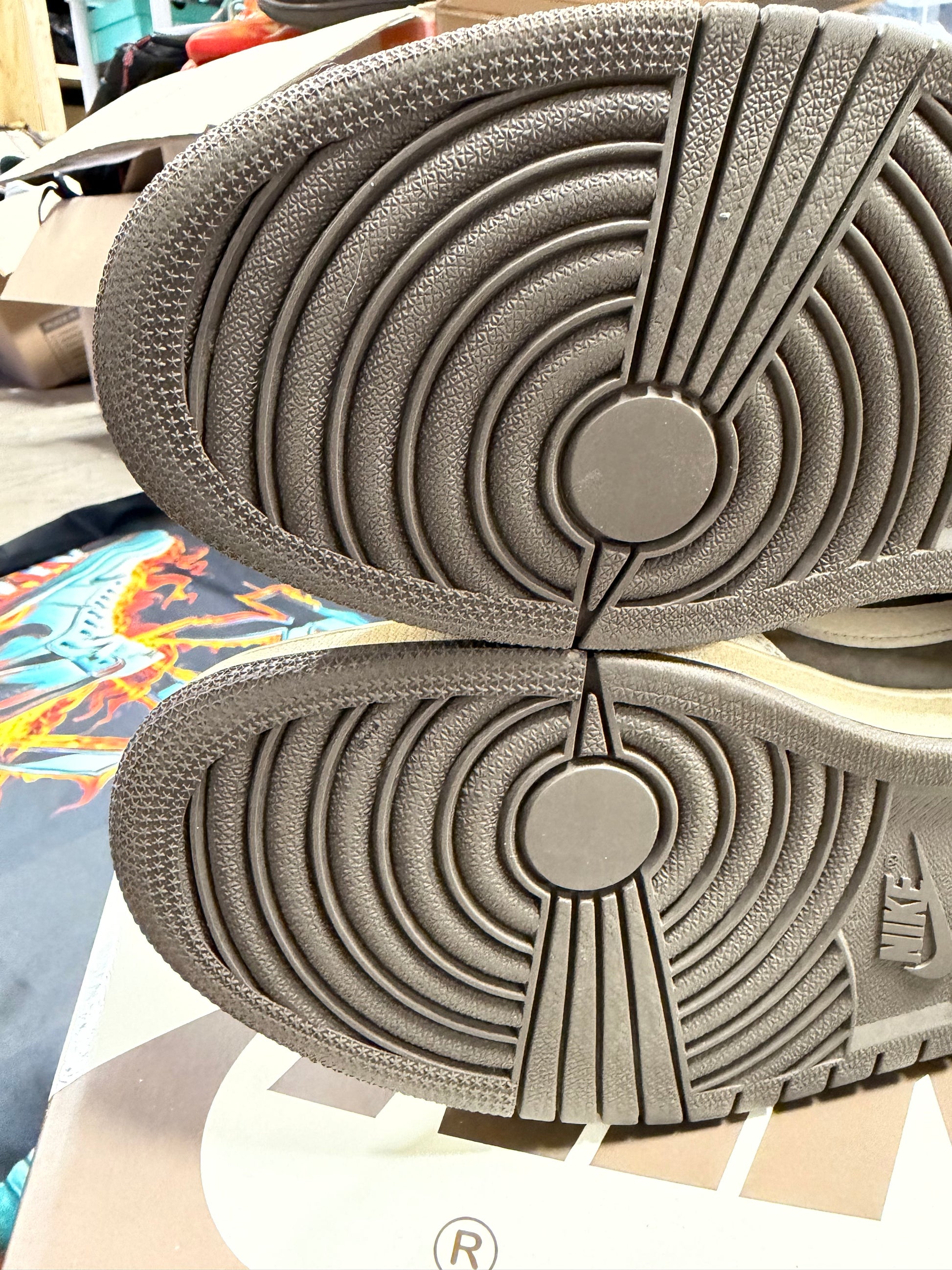 JORDAN 1 LOW TRAVIS SCOTT REVERSE MOCHA