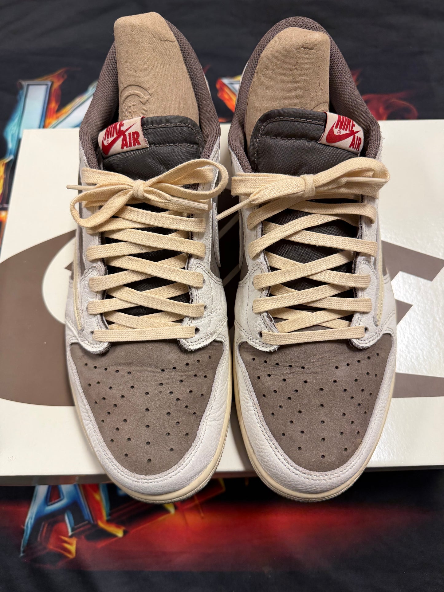 JORDAN 1 LOW TRAVIS SCOTT REVERSE MOCHA