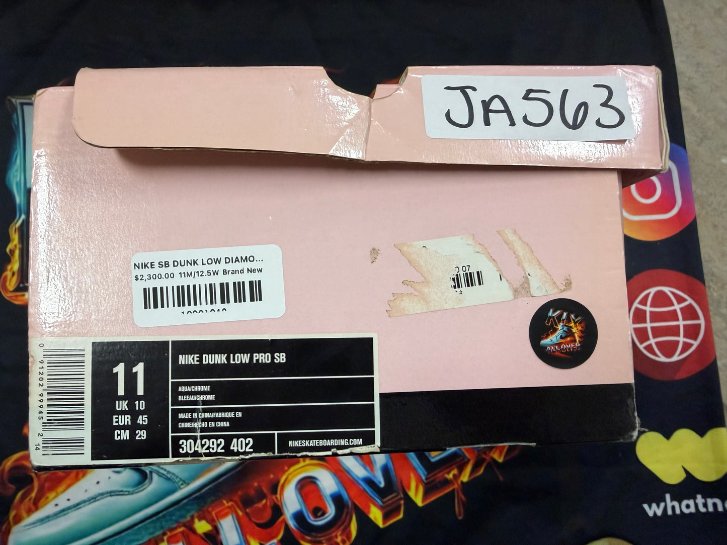 NIKE SB DUNK LOW DIAMOND SUPPLY CO.