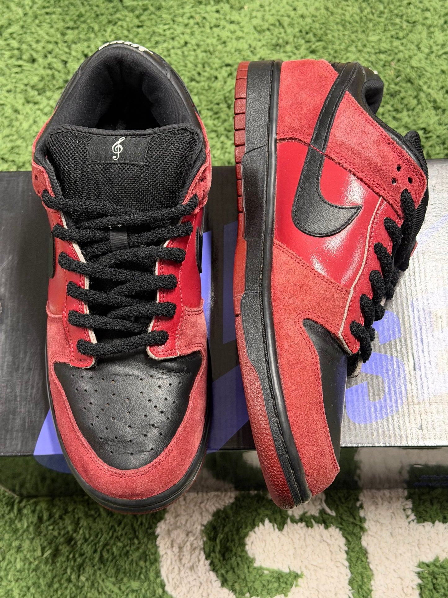 Nike SB Dunk Low Milli Vanilli