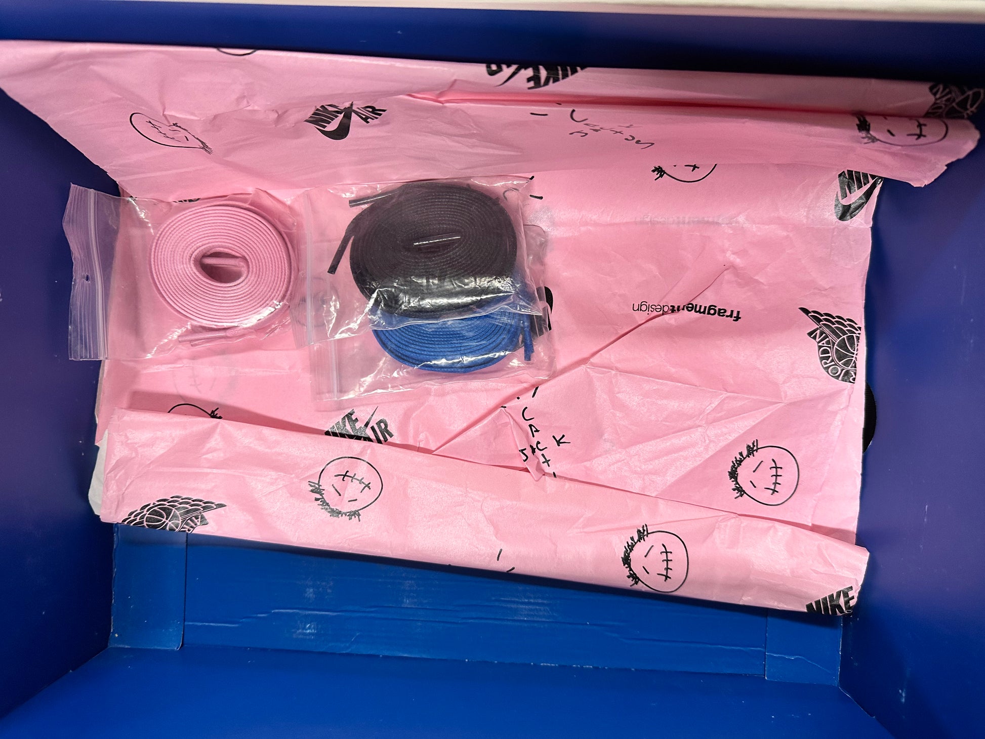 JORDAN 1 LOW TRAVIS SCOTT FRAGMENT