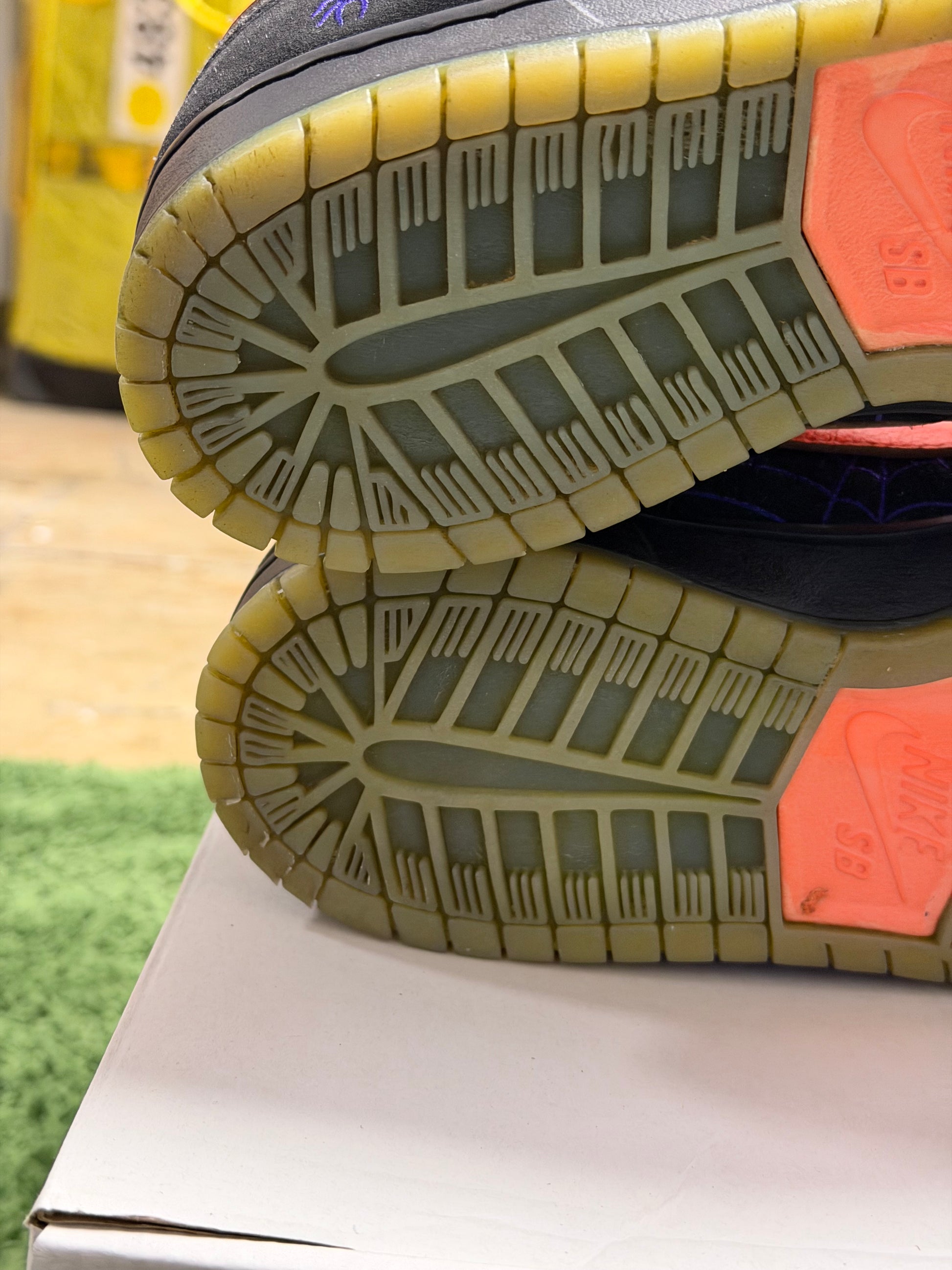 Nike SB Dunk Low Night of Mischief Halloween