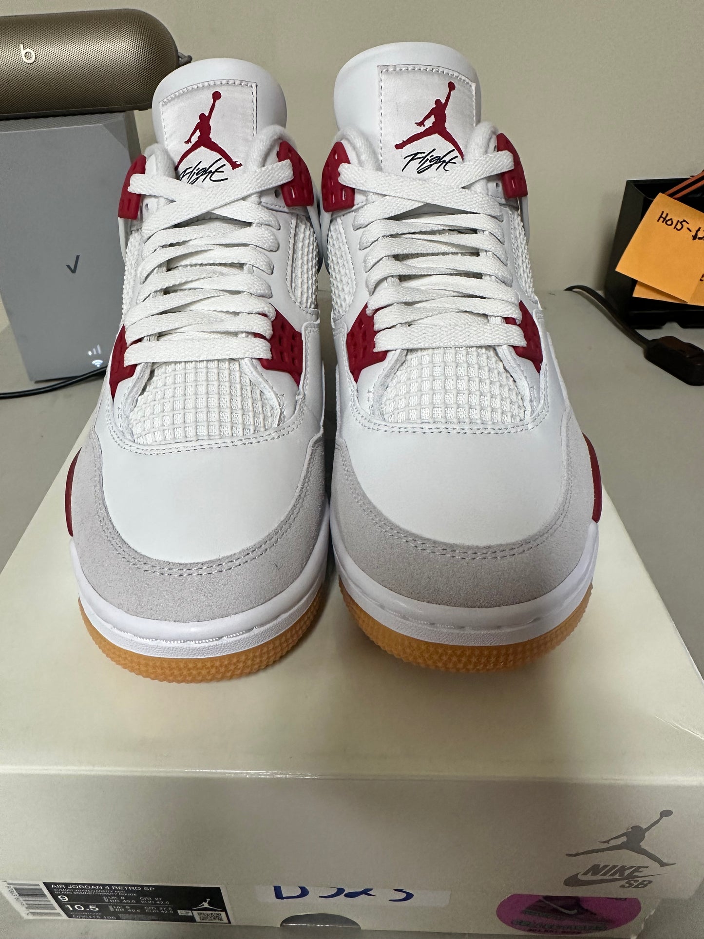 JORDAN 4 F&F VARSITY RED