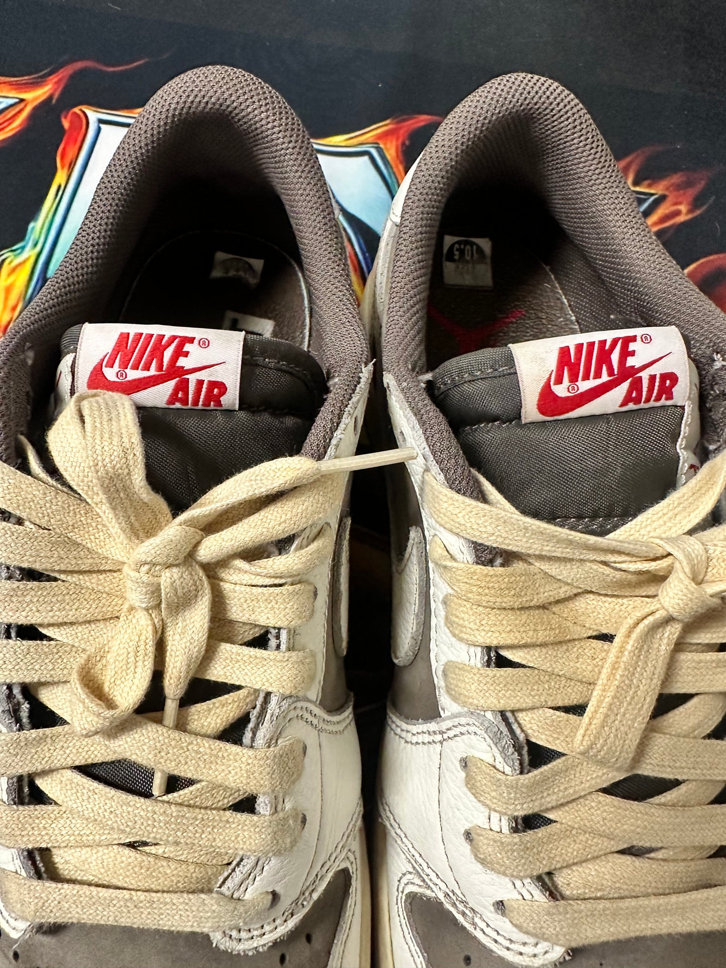 JORDAN 1 LOW TRAVIS SCOTT REVERSE MOCHA