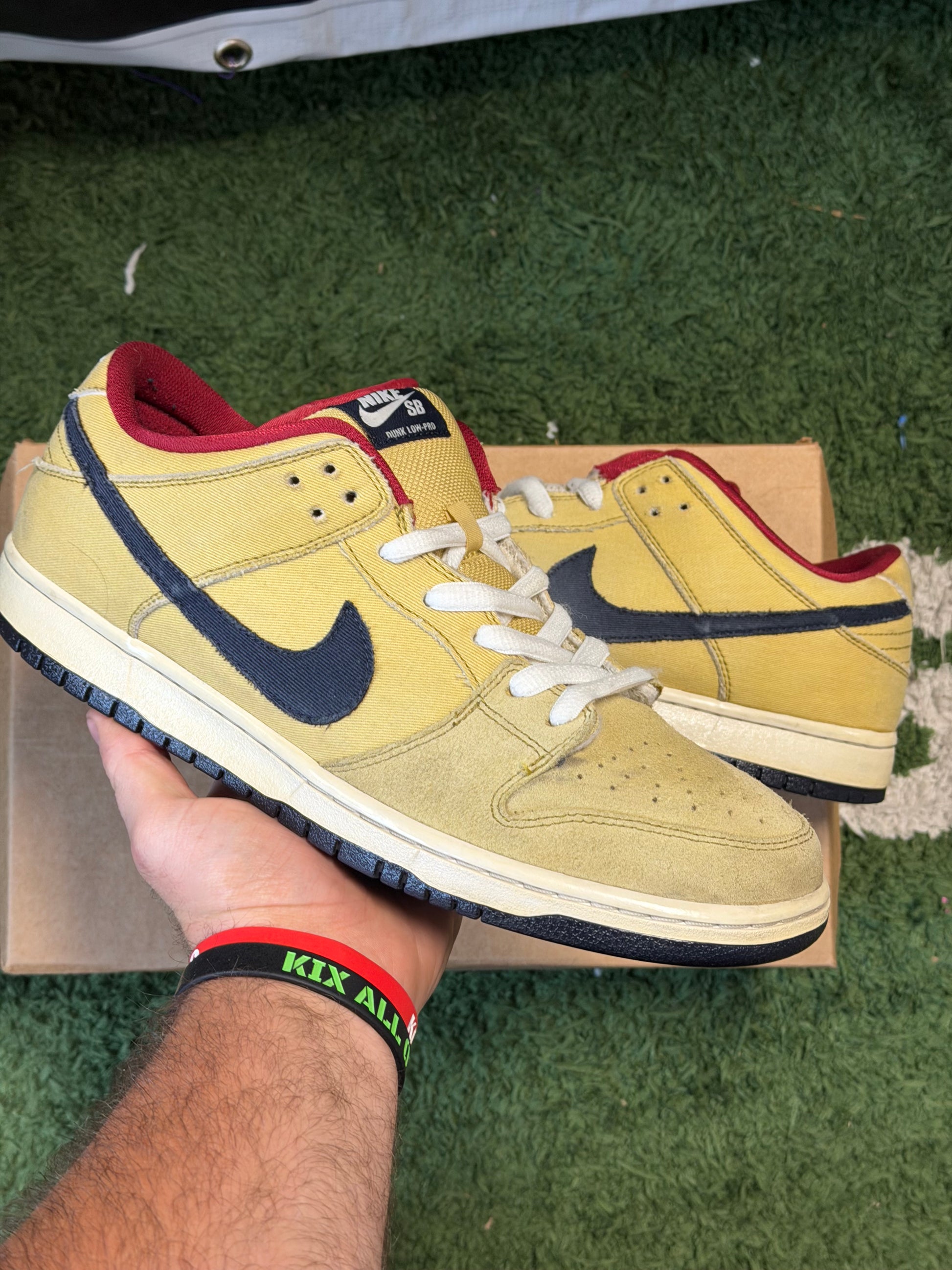 Nike SB Dunk Low Gold Dust