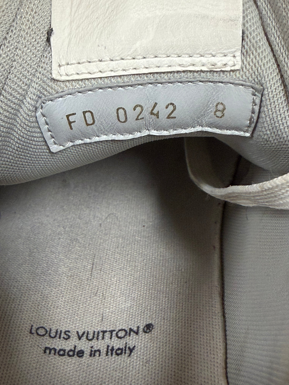 LOUIS VUITTON TRAINER WHITE