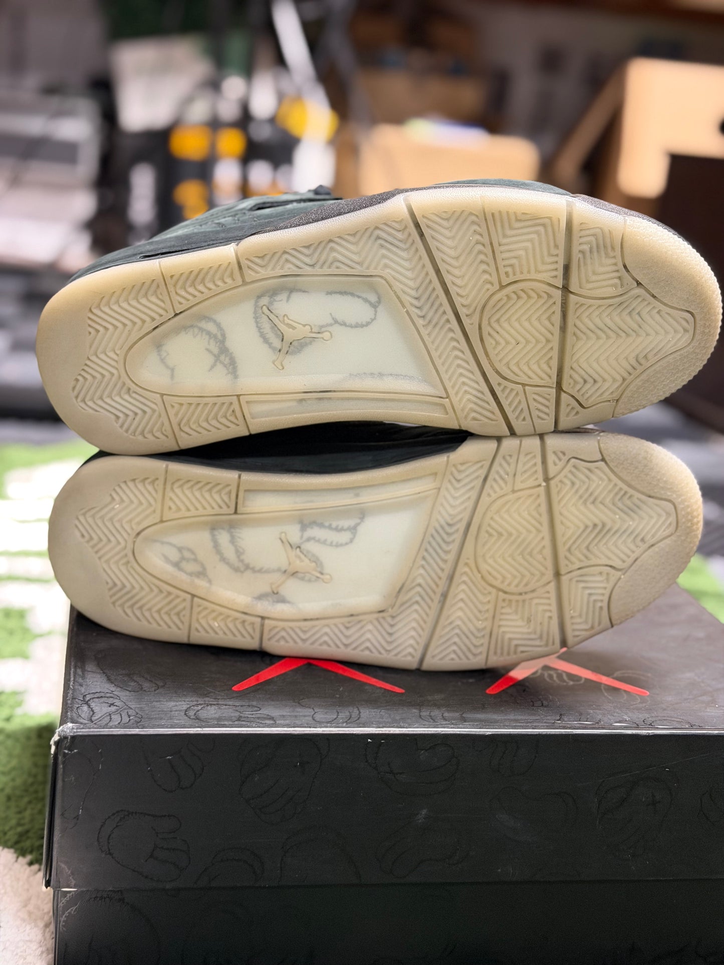 Jordan 4 Retro Kaws Black