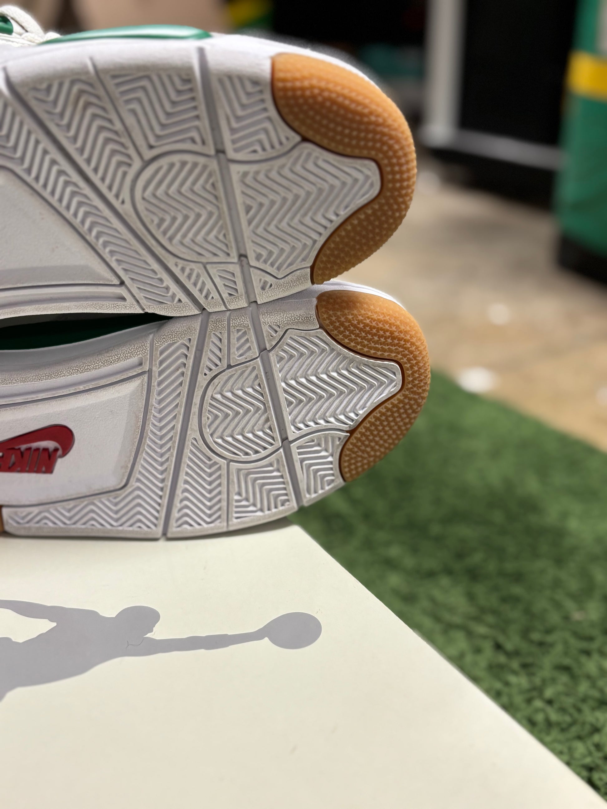 Jordan 4 Retro SB Pine Green