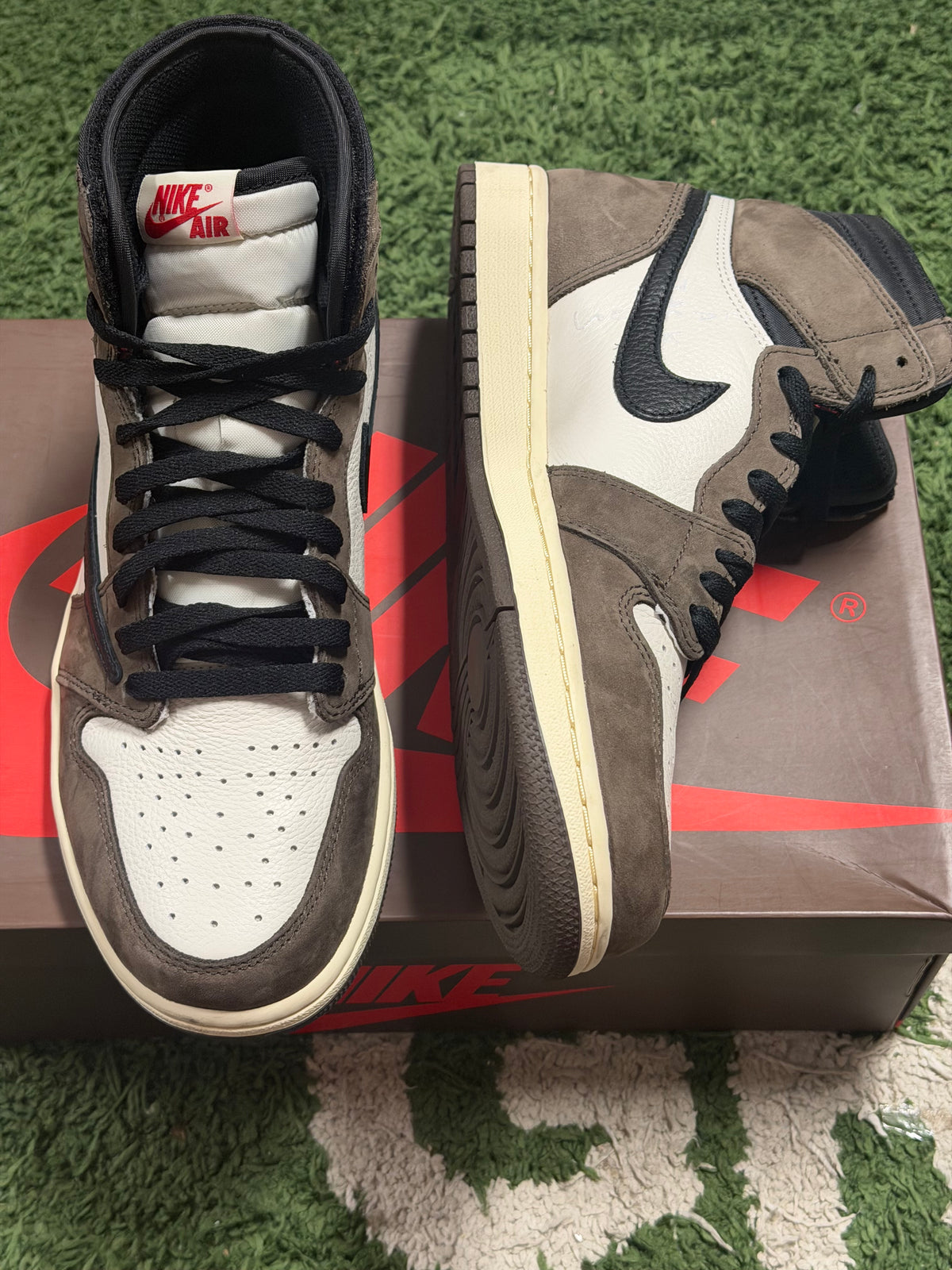 Jordan 1 Retro High OG SP Travis Scott Mocha