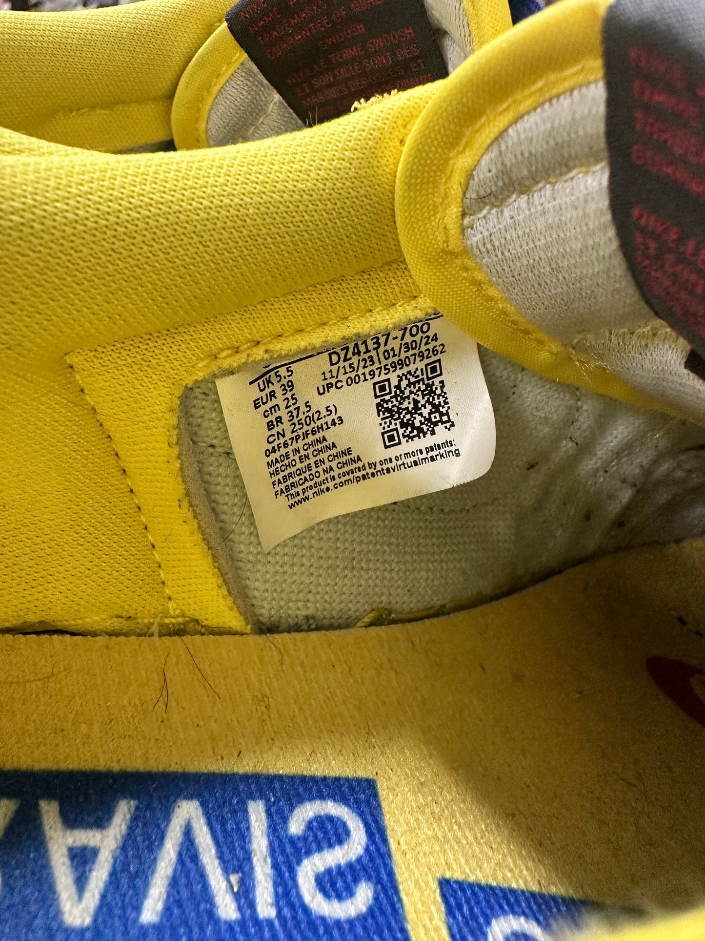 JORDAN 1 LOW TRAVIS SCOTT CANARY