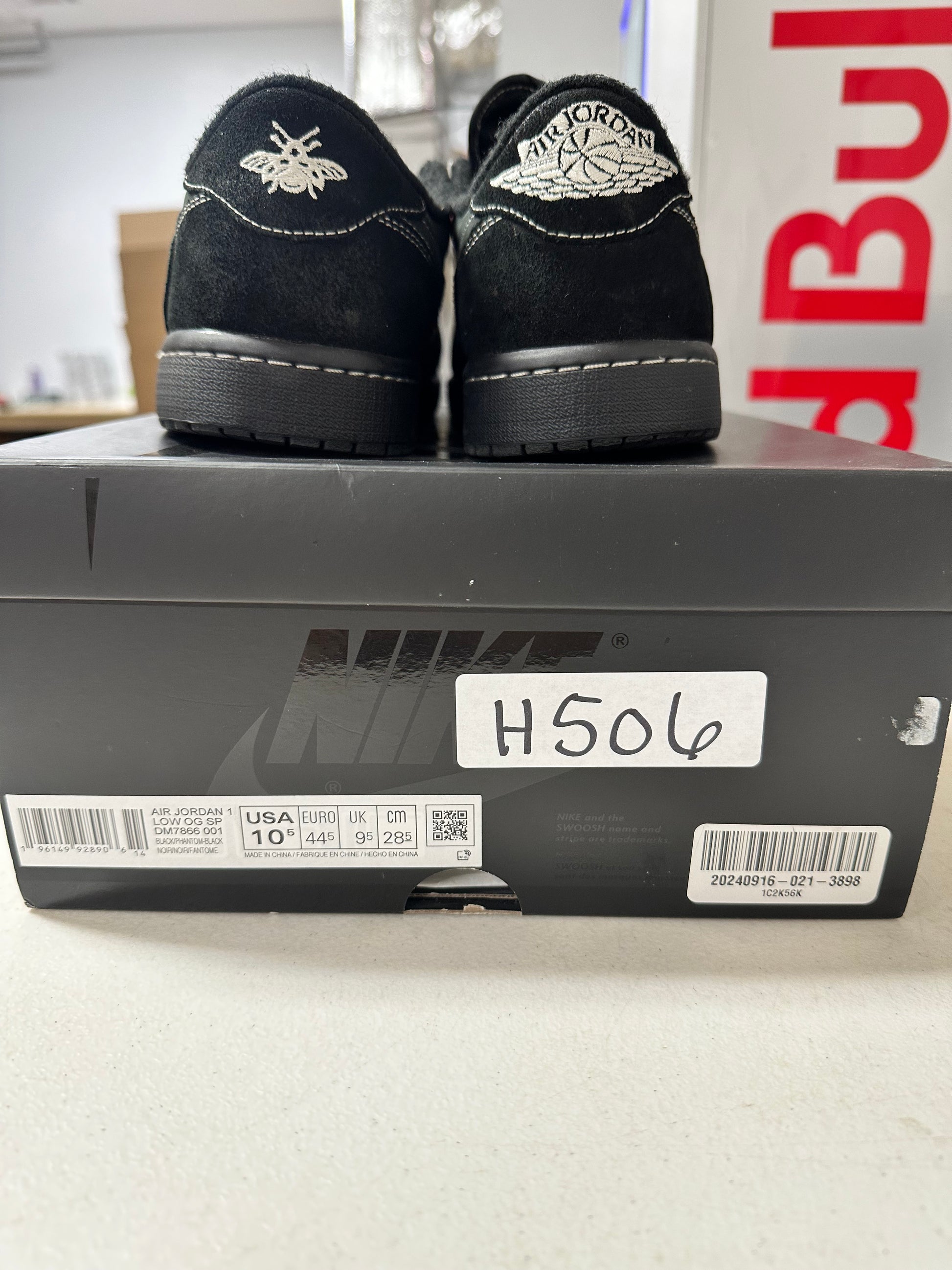 JORDAN 1 LOW TRAVIS SCOTT PHANTOM