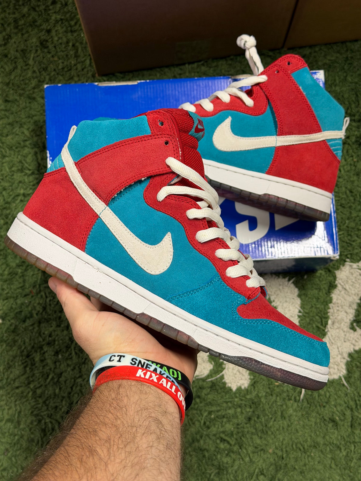 Nike SB Dunk High Bloody Gums