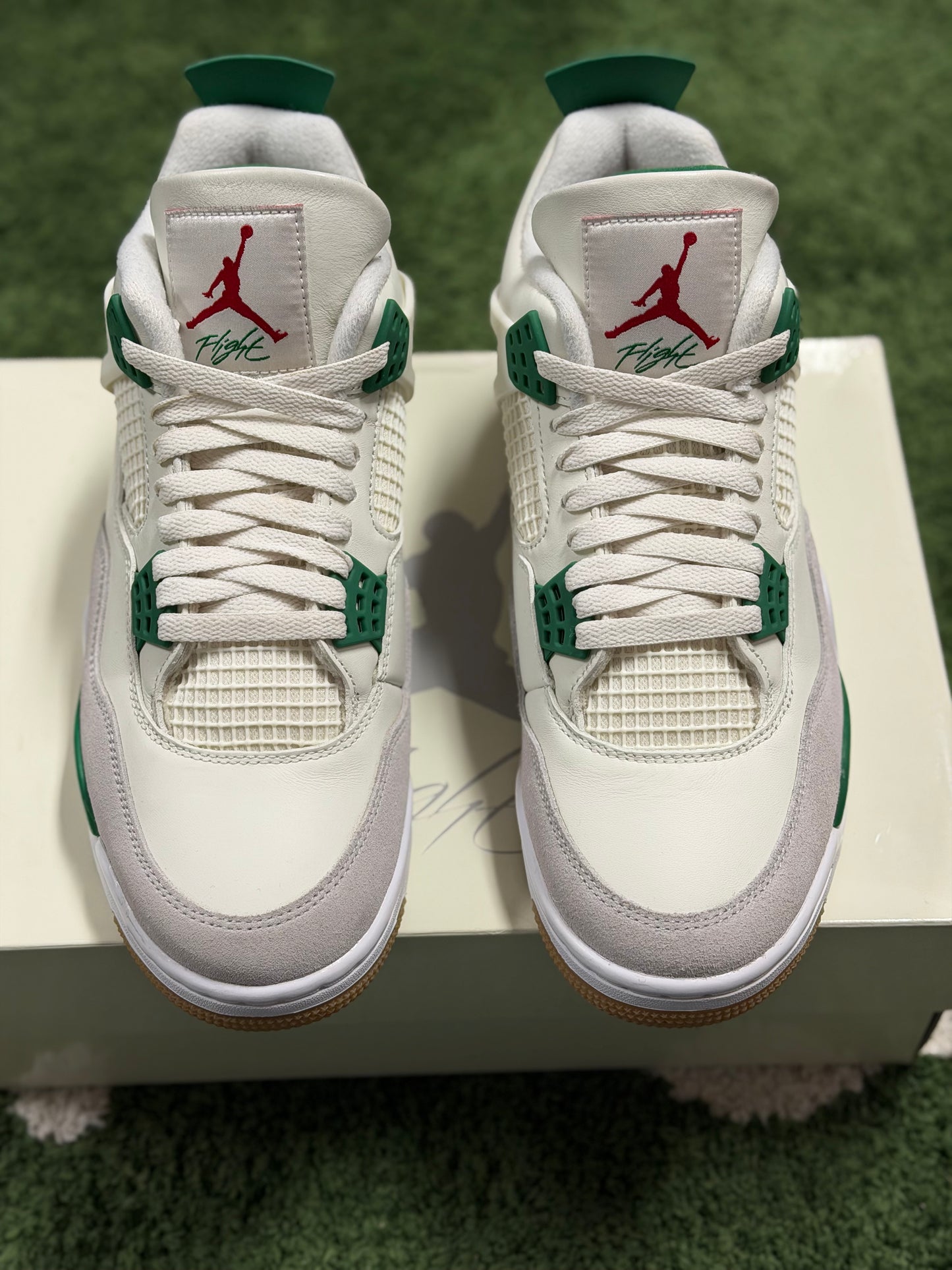 Jordan 4 Retro SB Pine Green