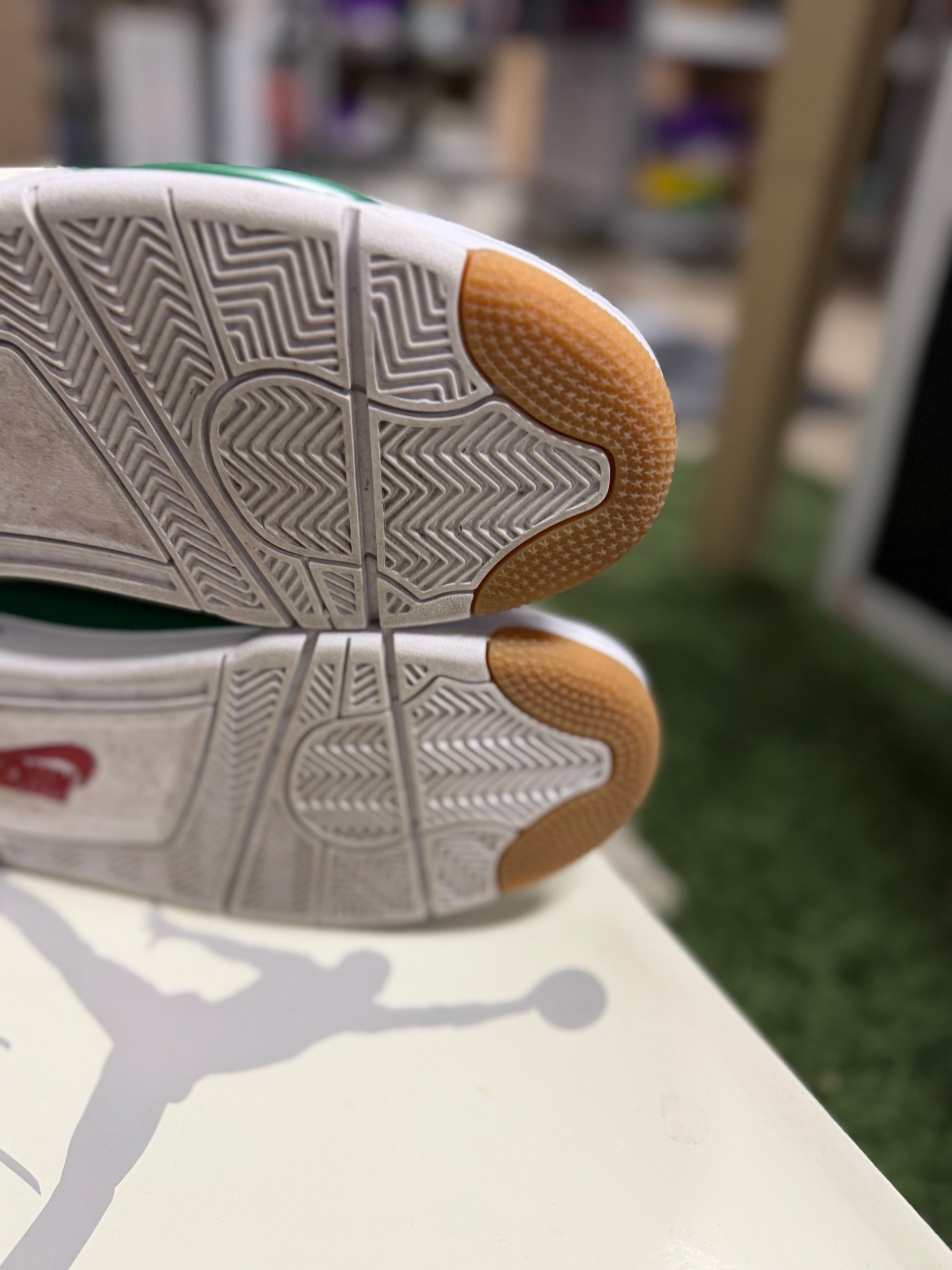 Jordan 4 Retro SB Pine Green