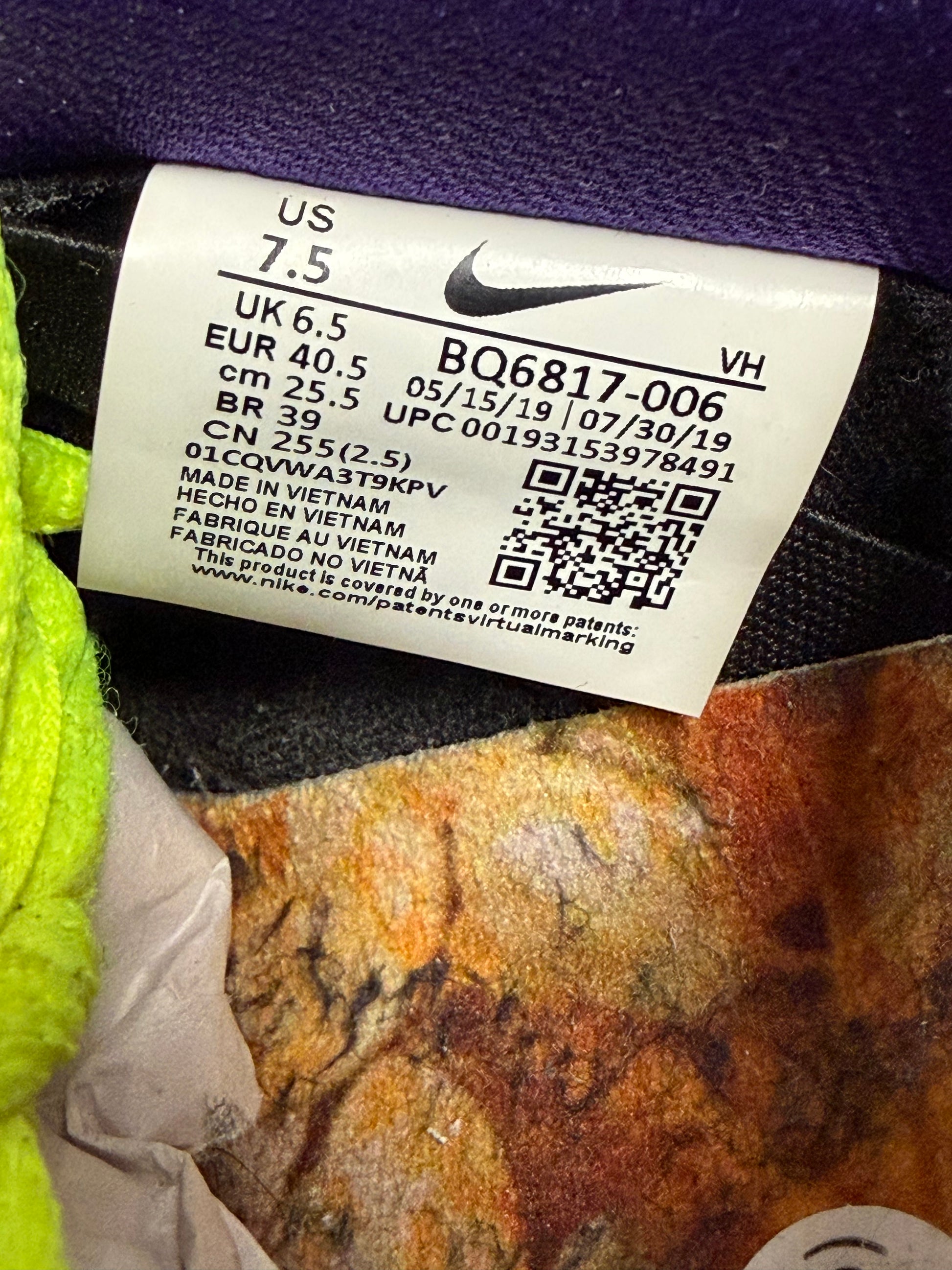 Nike SB Dunk Low Night of Mischief Halloween