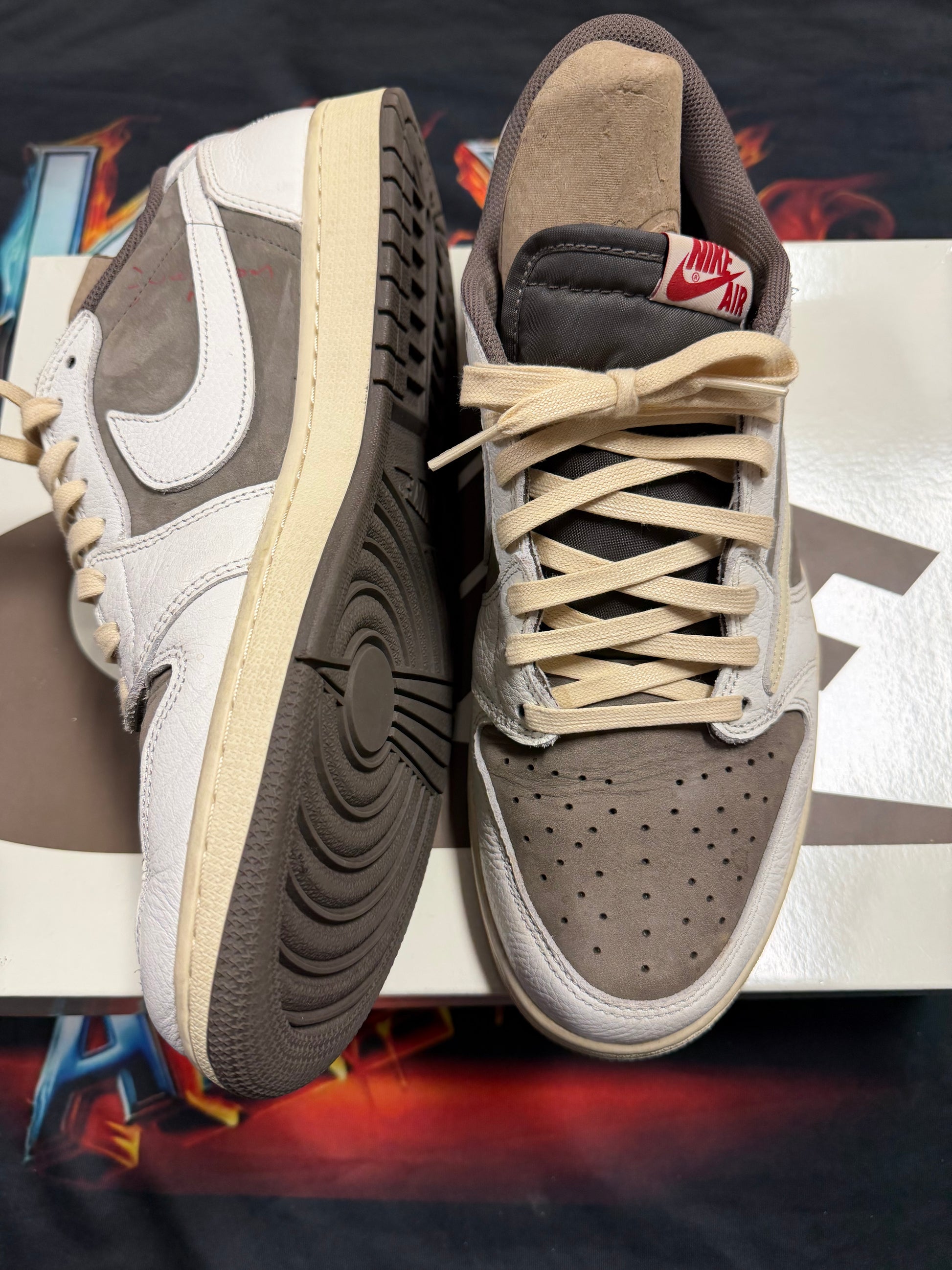 JORDAN 1 LOW TRAVIS SCOTT REVERSE MOCHA