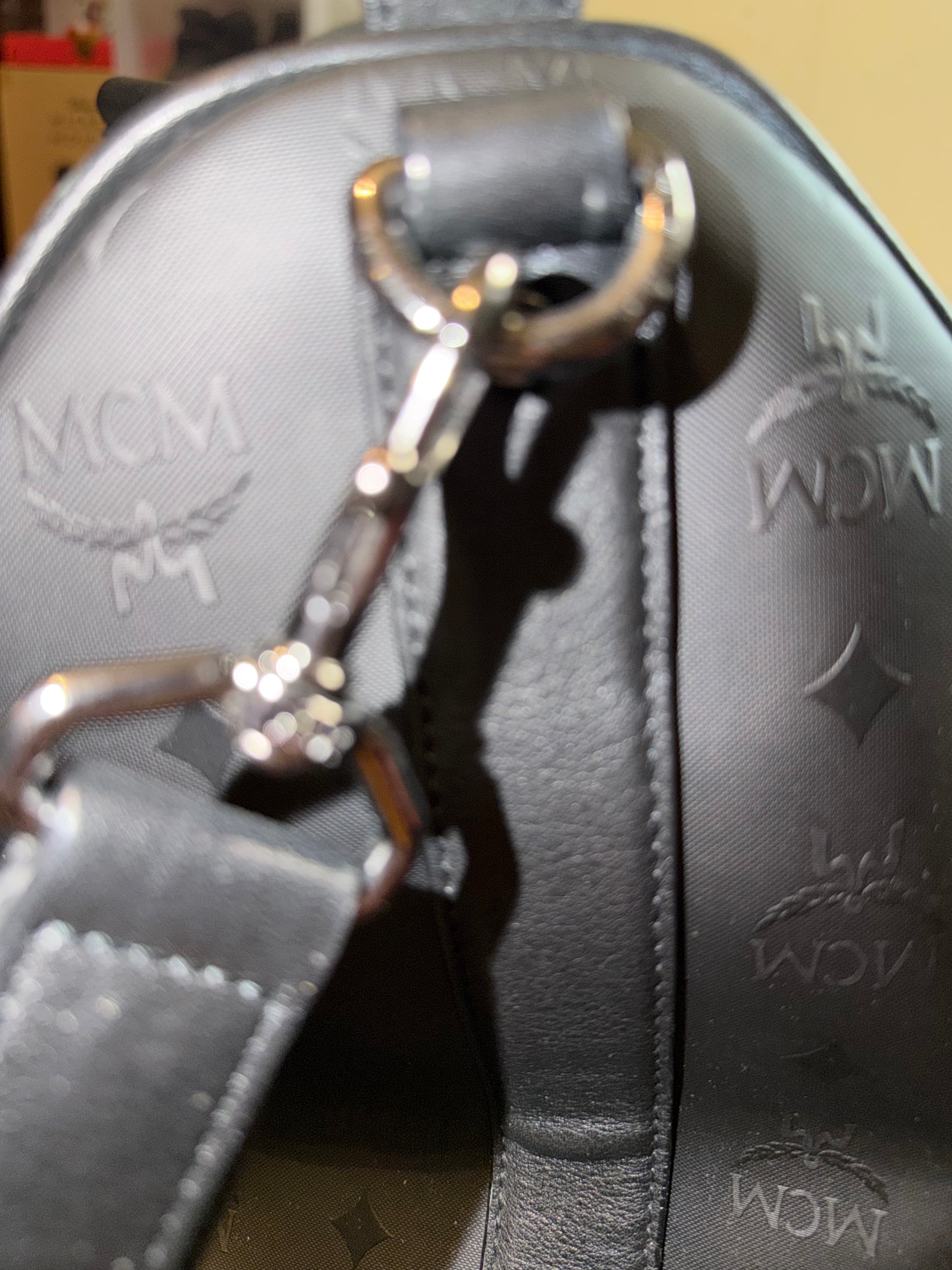MCM STUDDED TRAVLER VISETOS