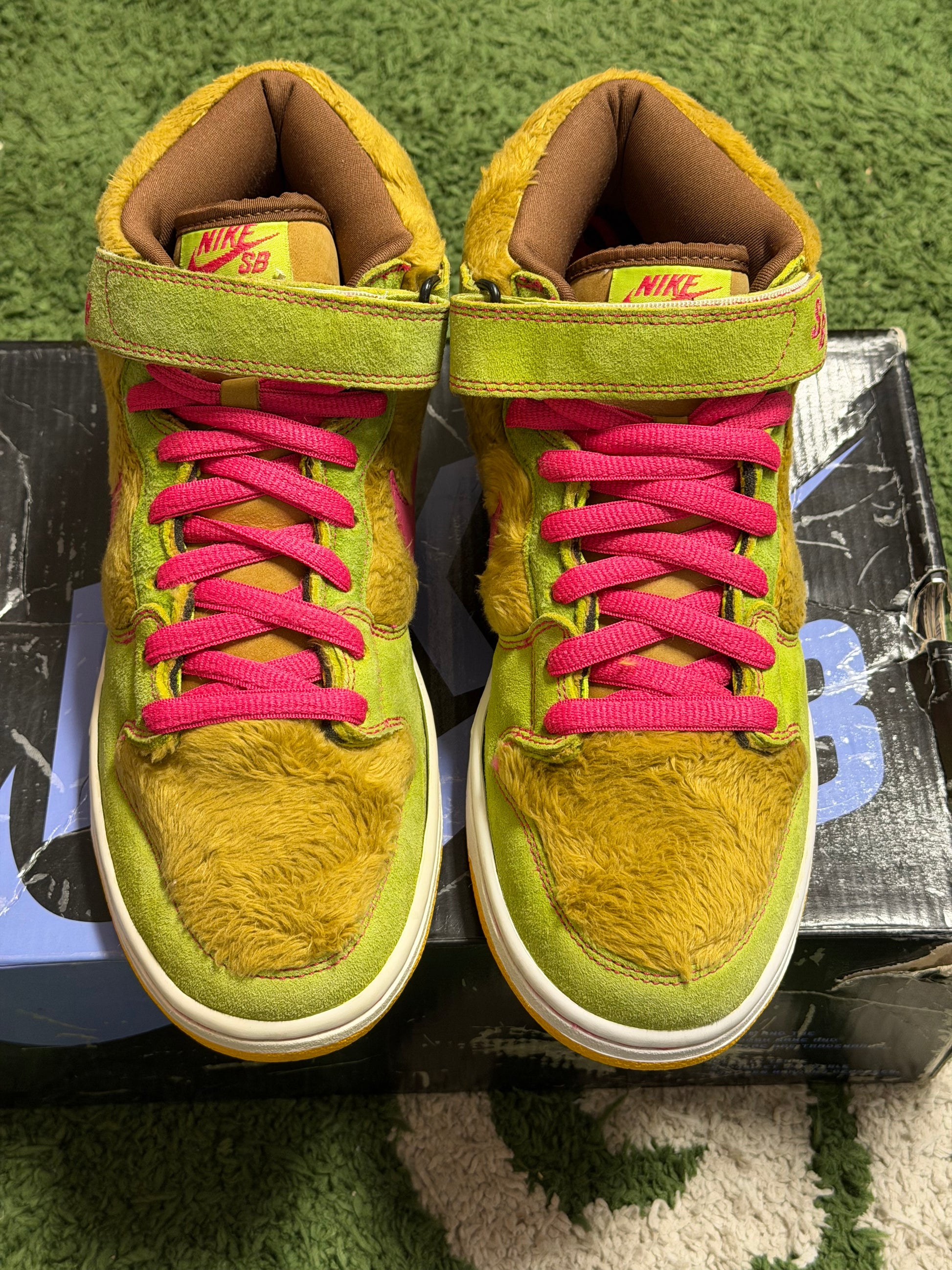 Nike SB Dunk Mid Mama Bear