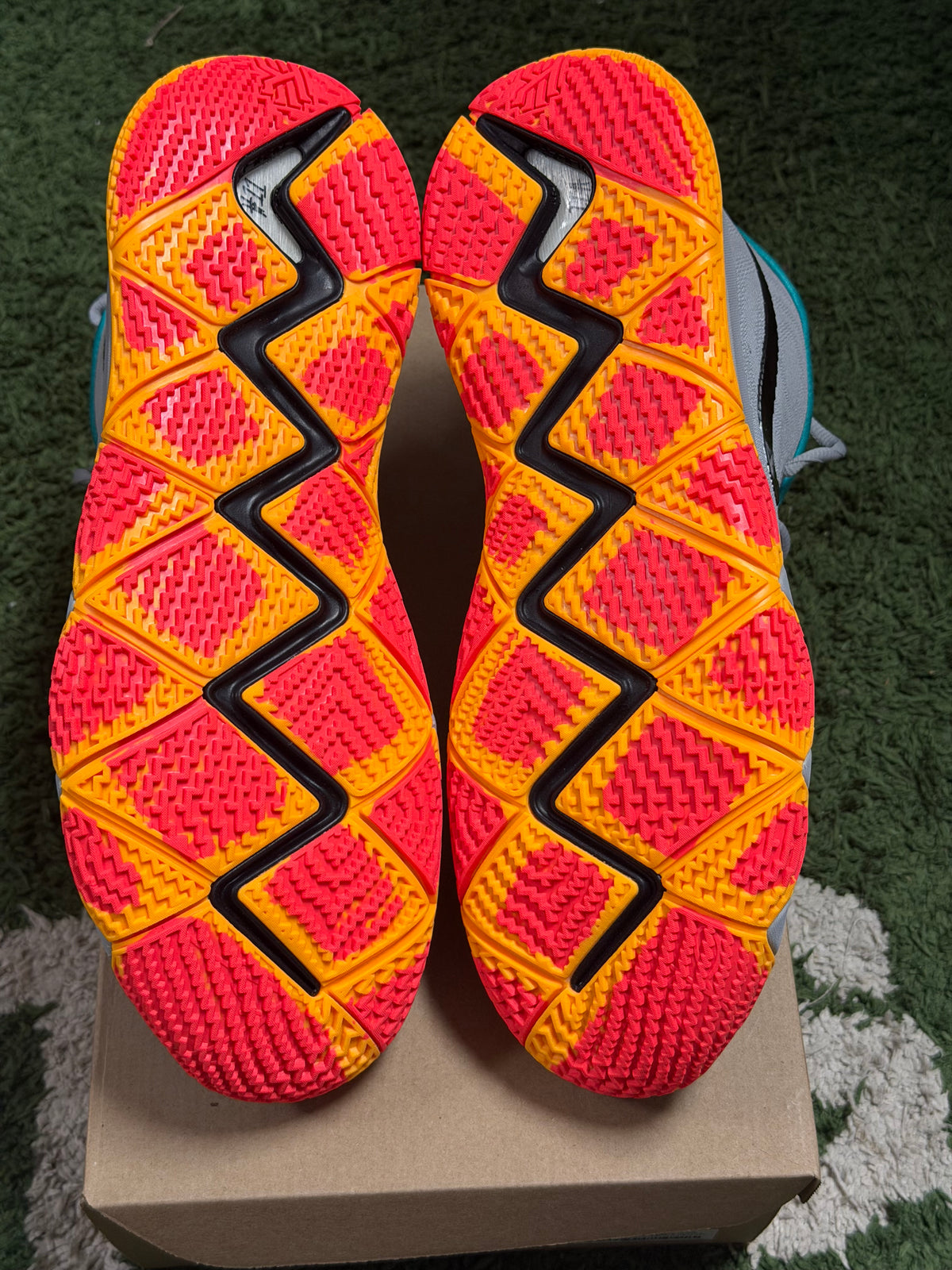 Nike Kyrie 4 The Academy (PROMO SAMPLE)