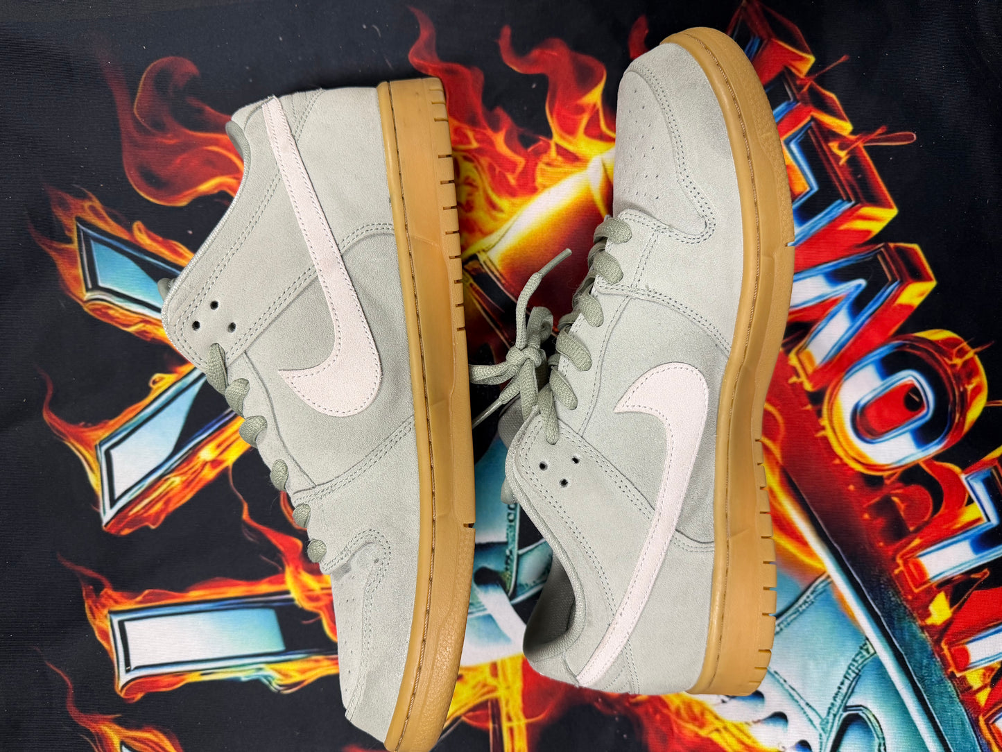 NIKE SB DUNK LOW ISLAND GREEN GUM