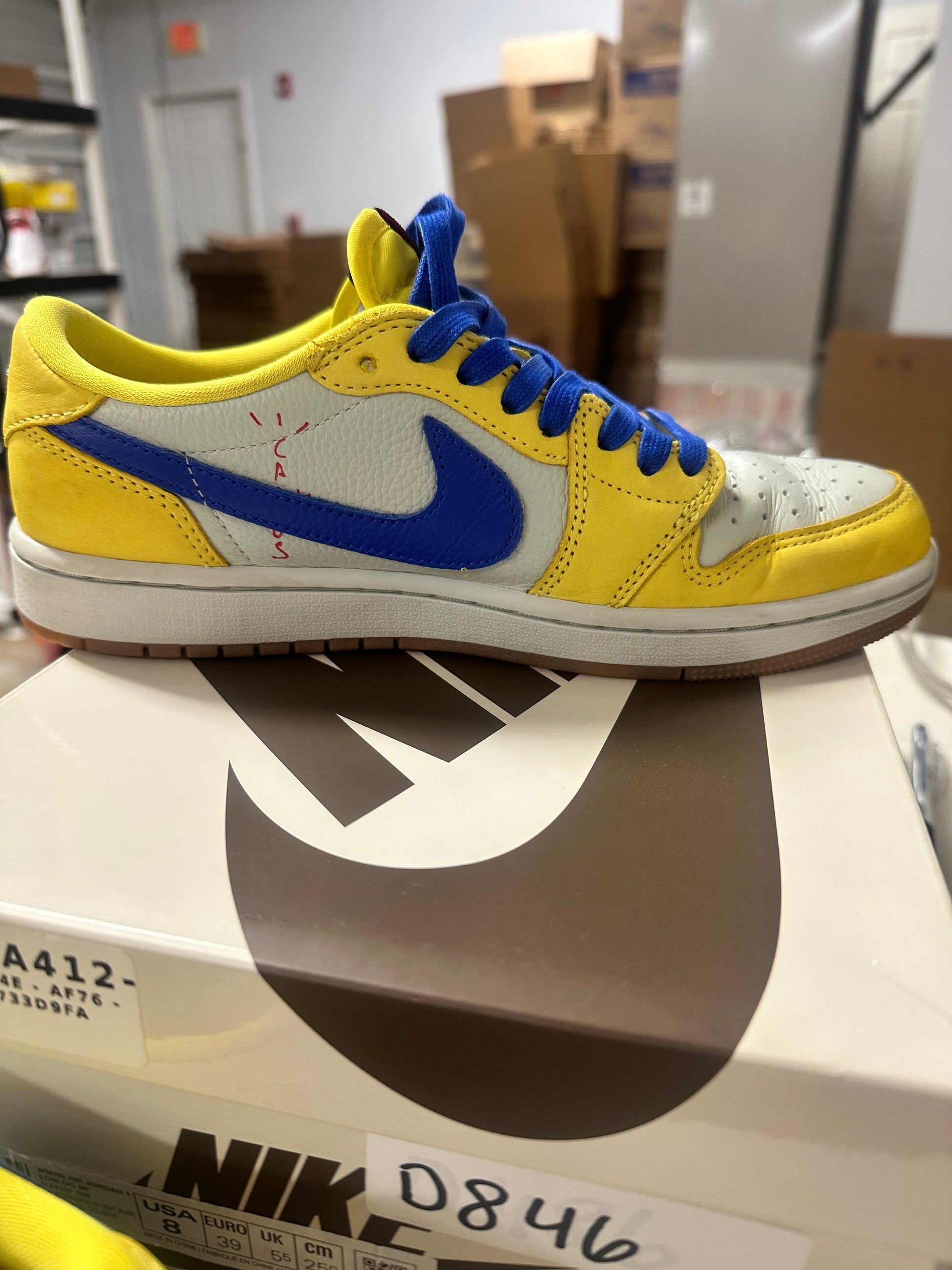 JORDAN 1 LOW TRAVIS SCOTT CANARY