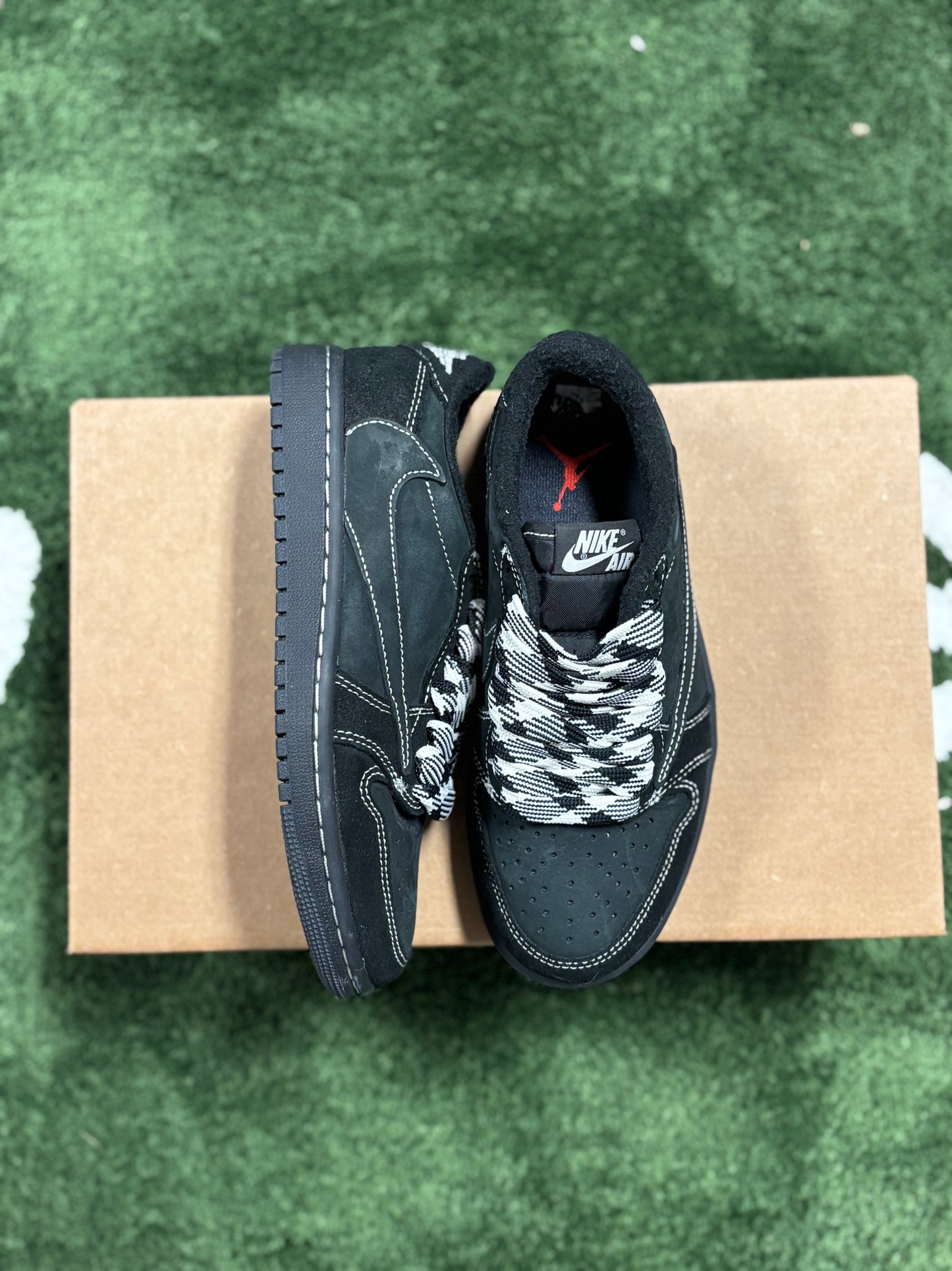 JORDAN 1 LOW TRAVIS SCOTT PHANTOM