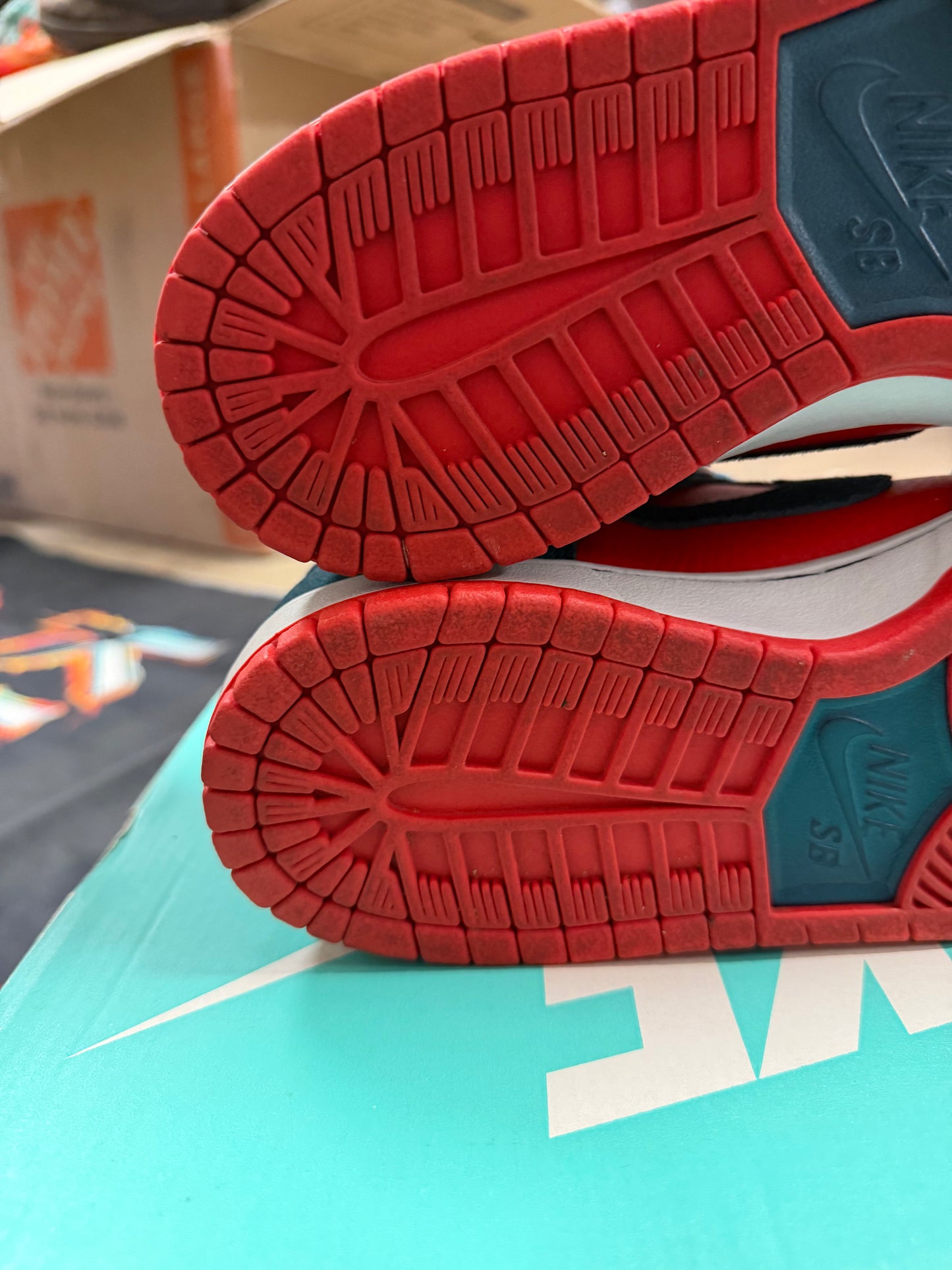 NIKE SB DUNK LOW REVERSE SHARK