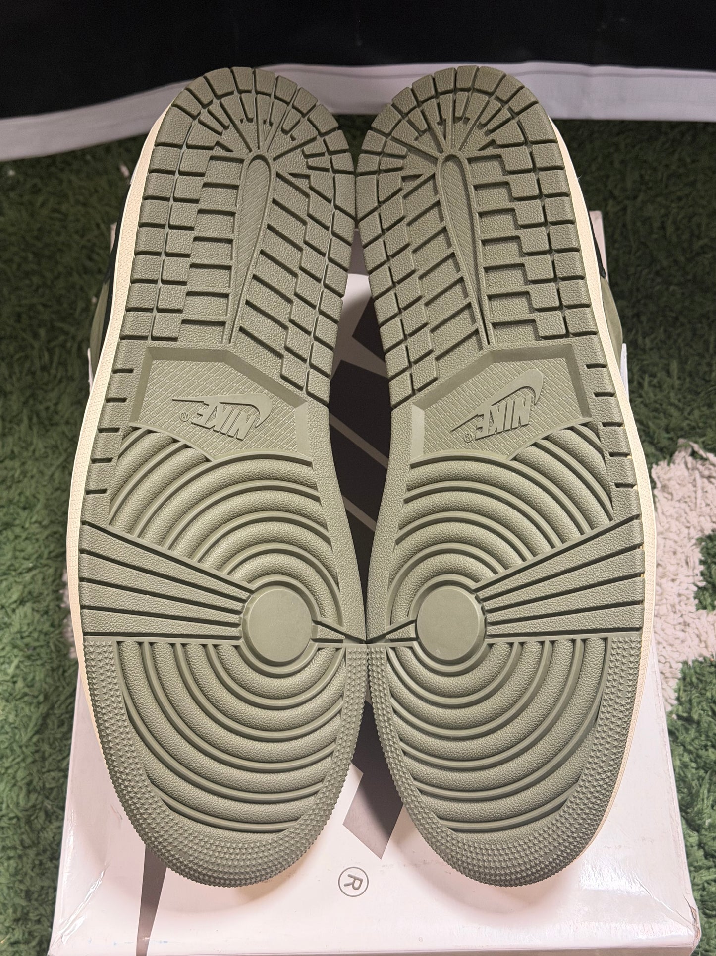 Jordan 1 Retro Low OG SP Travis Scott Medium Olive