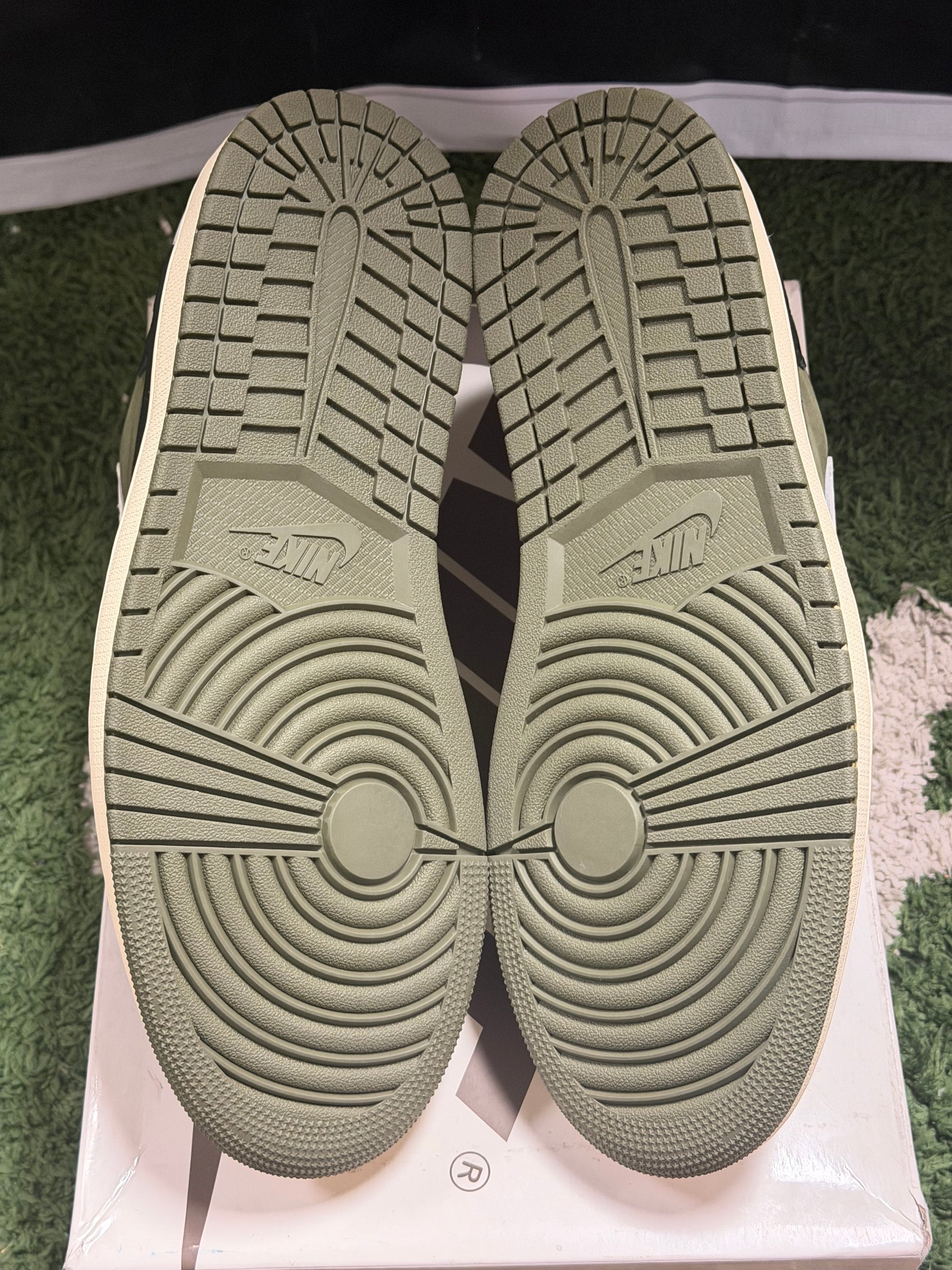 Jordan 1 Retro Low OG SP Travis Scott Medium Olive