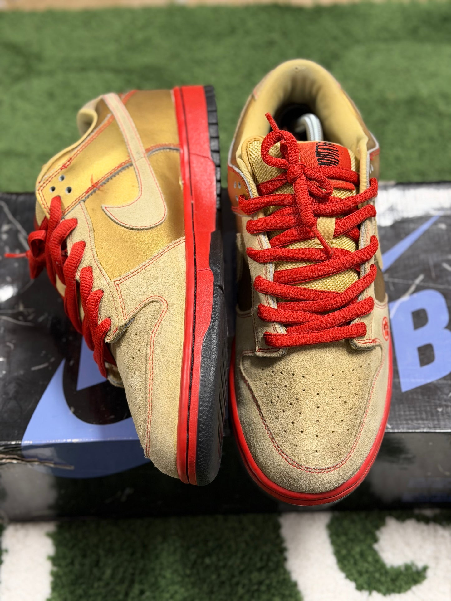 Nike SB Dunk Low Money Cat