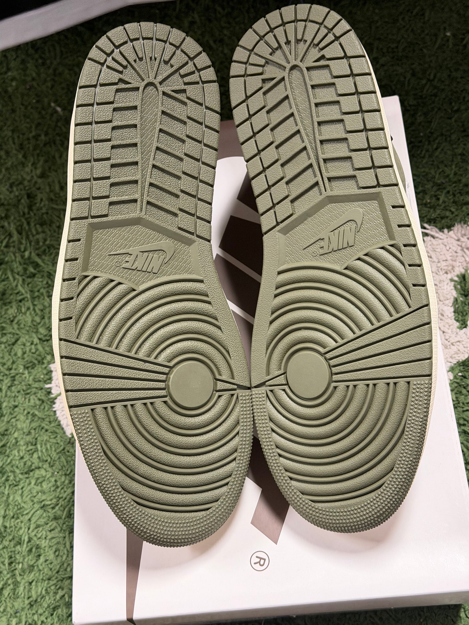 Jordan 1 Retro Low OG SP Travis Scott Medium Olive