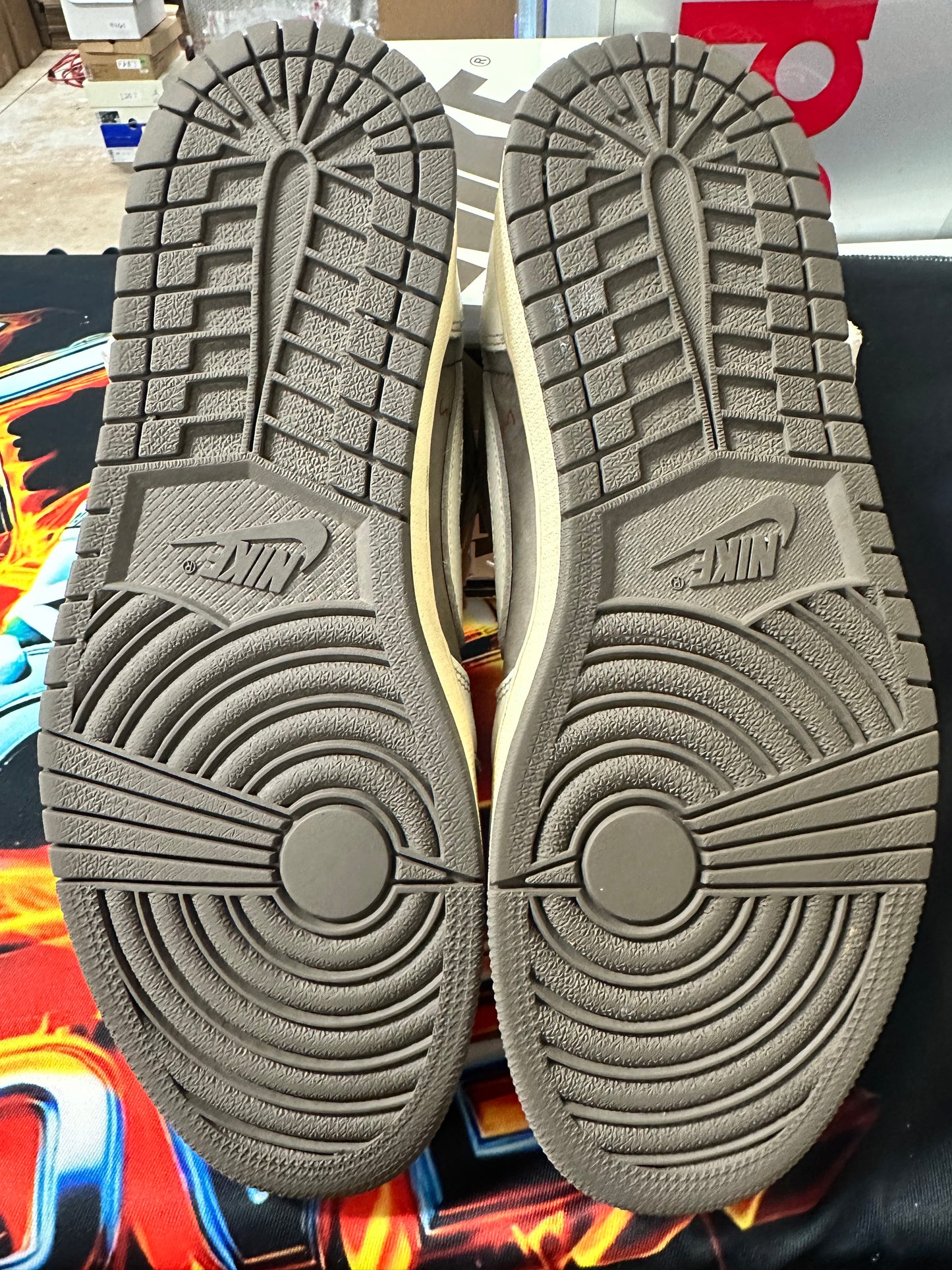 JORDAN 1 LOW TRAVIS SCOTT REVERSE MOCHA