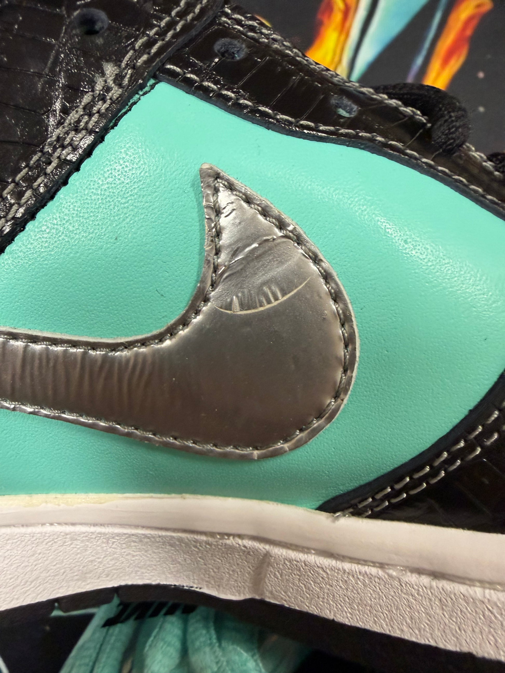 NIKE SB DUNK LOW DIAMOND SUPPLY CO.