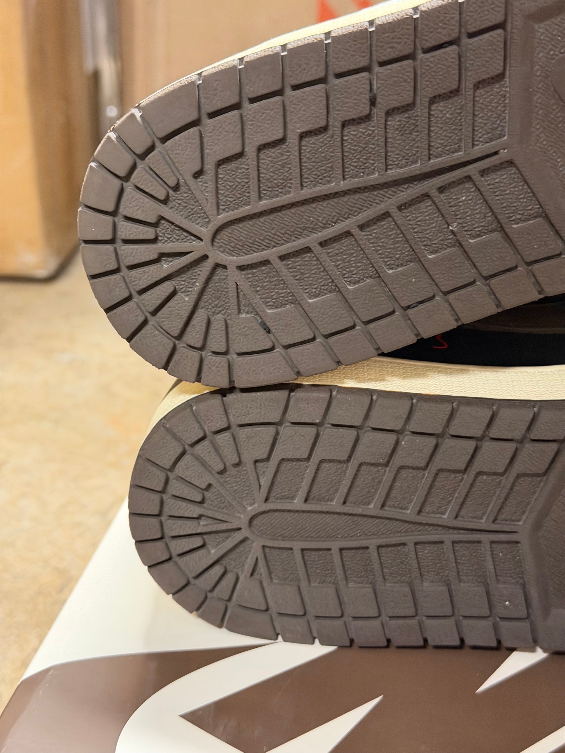 Jordan 1 Retro Low OG SP Travis Scott Mocha