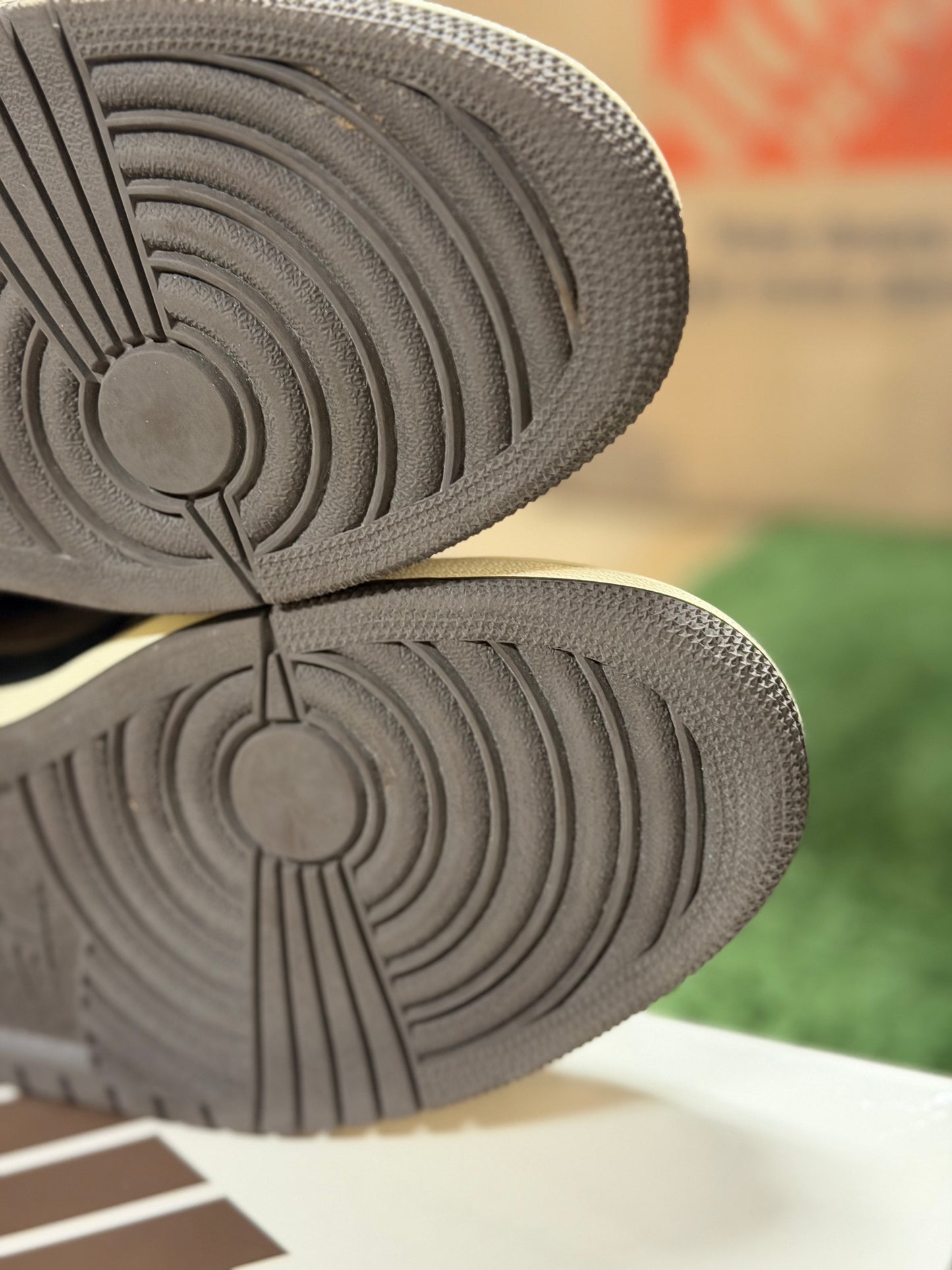 Jordan 1 Retro Low OG SP Travis Scott Mocha