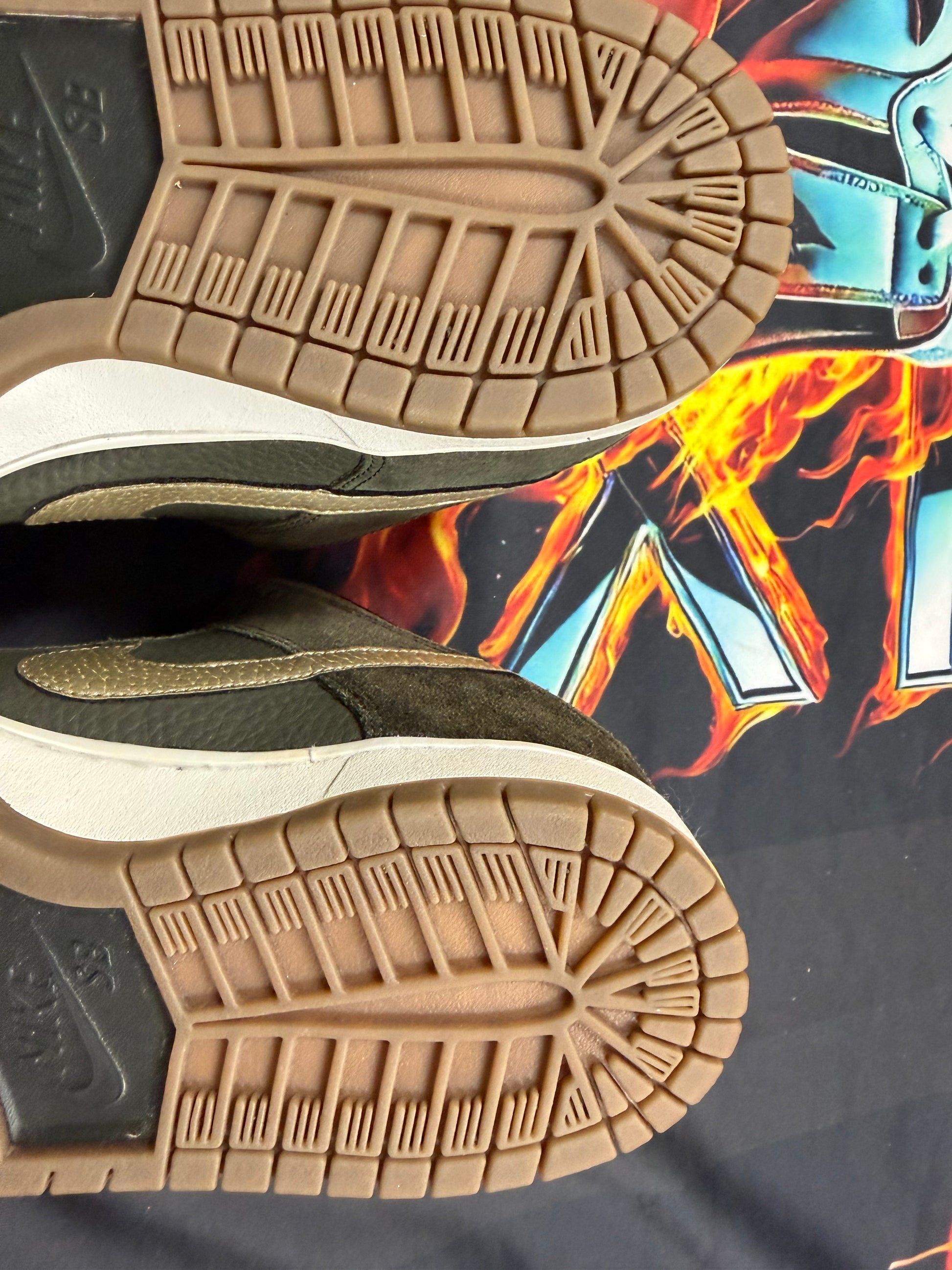 NIKE SB DUNK LOW SEQUOIA WHITE GUM