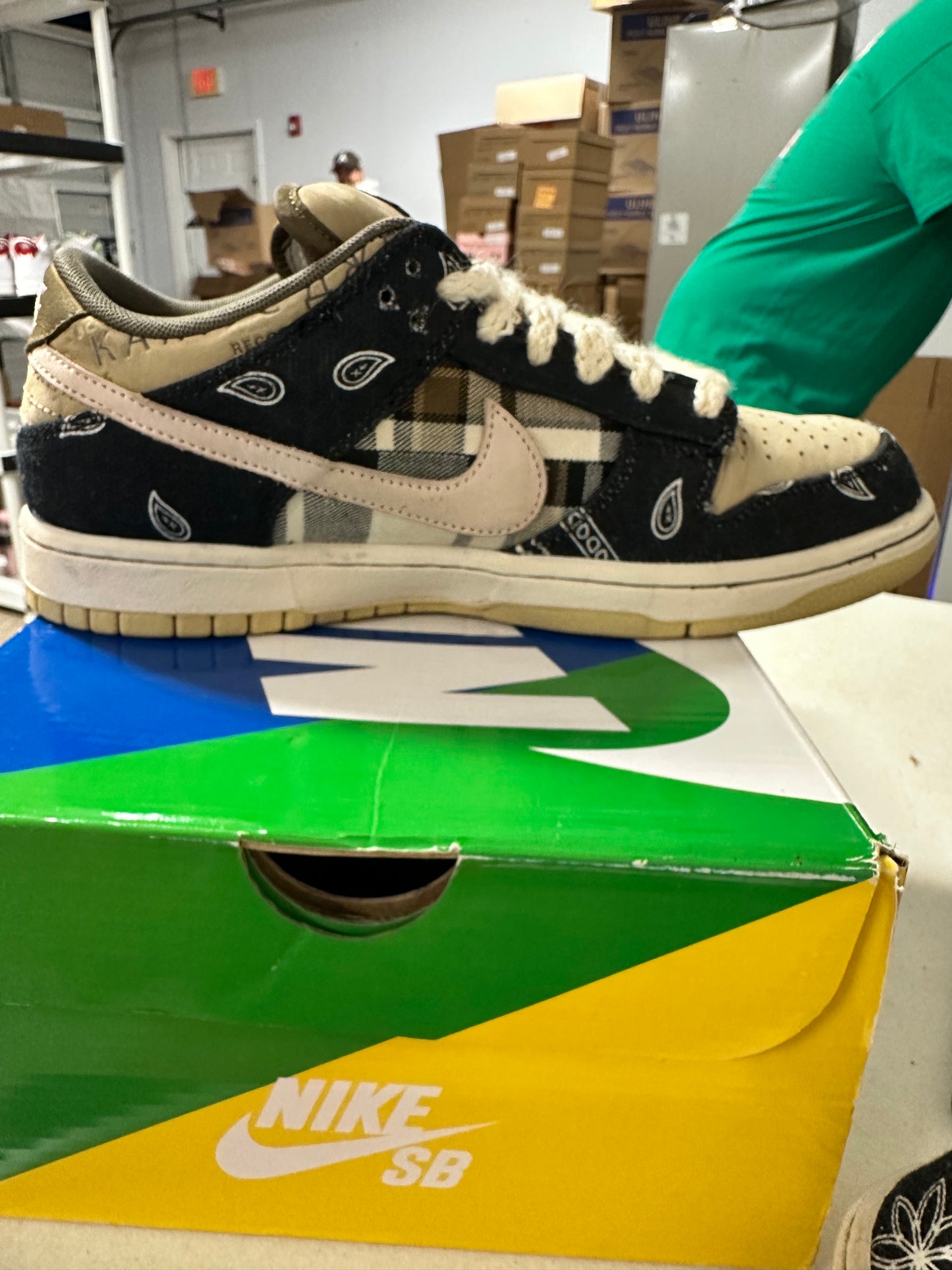 NIKE SB DUNK LOW TRAVIS SCOTT