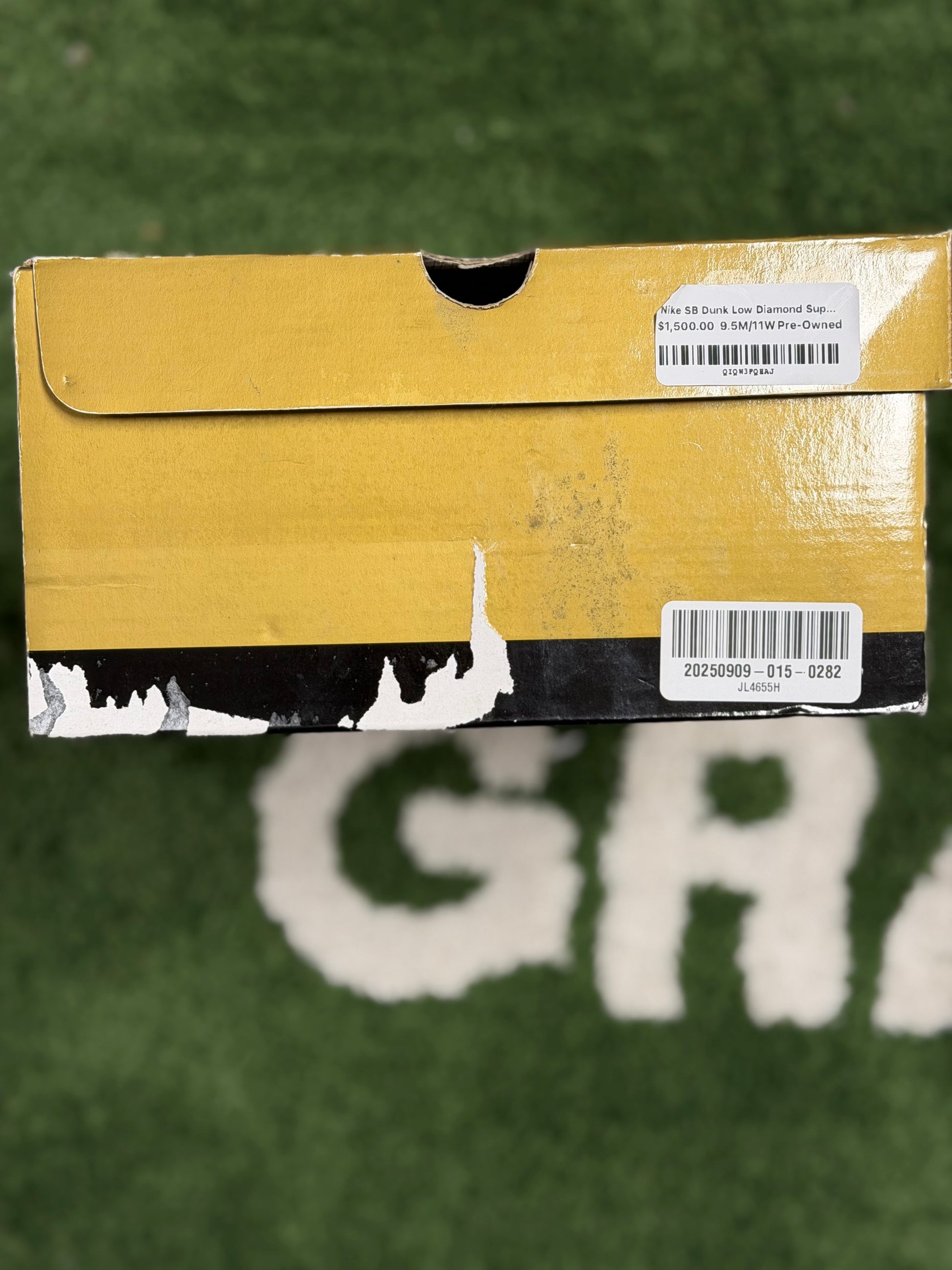 Nike SB Dunk Low Diamond Supply Co.