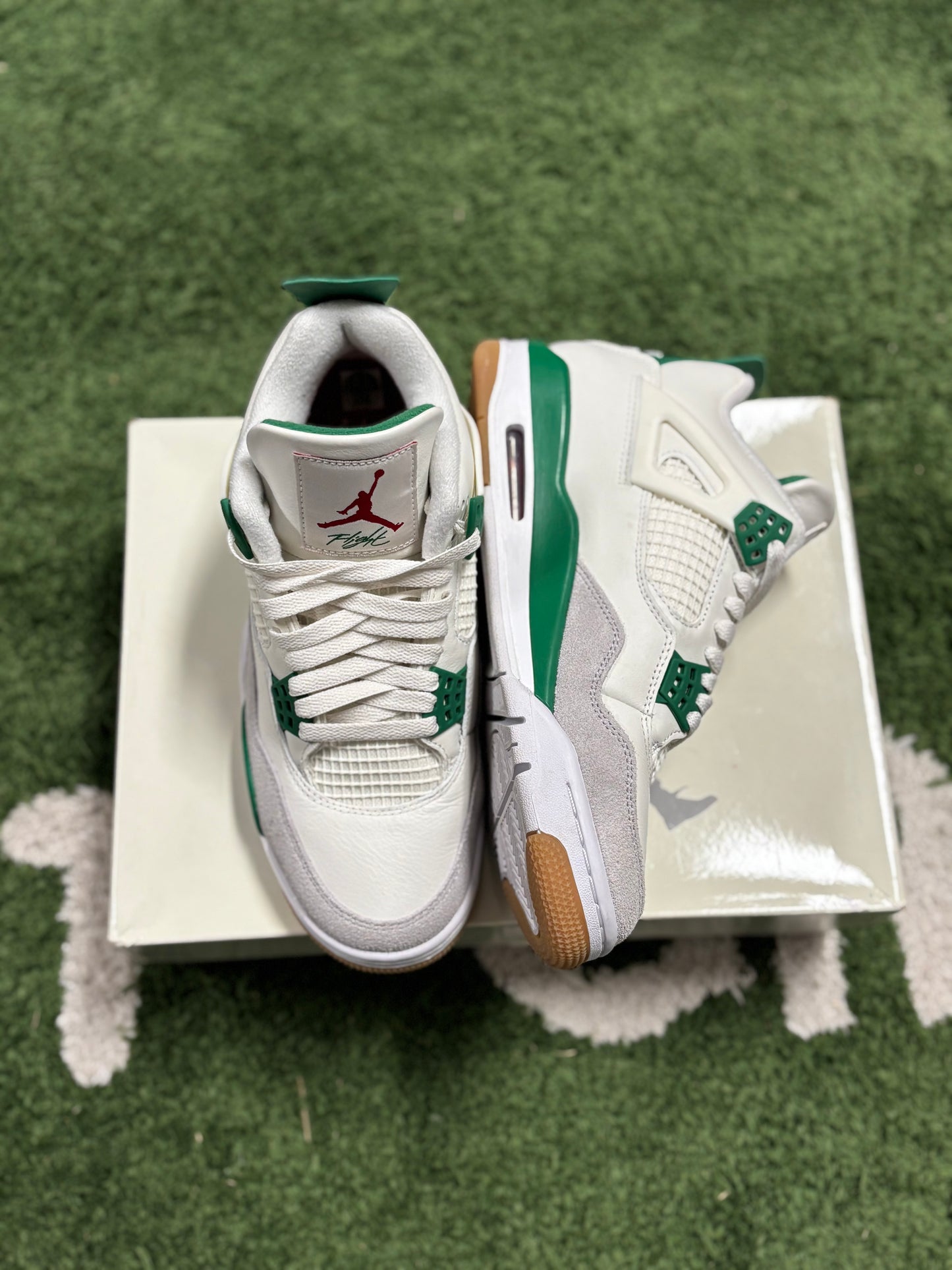 Jordan 4 Retro SB Pine Green