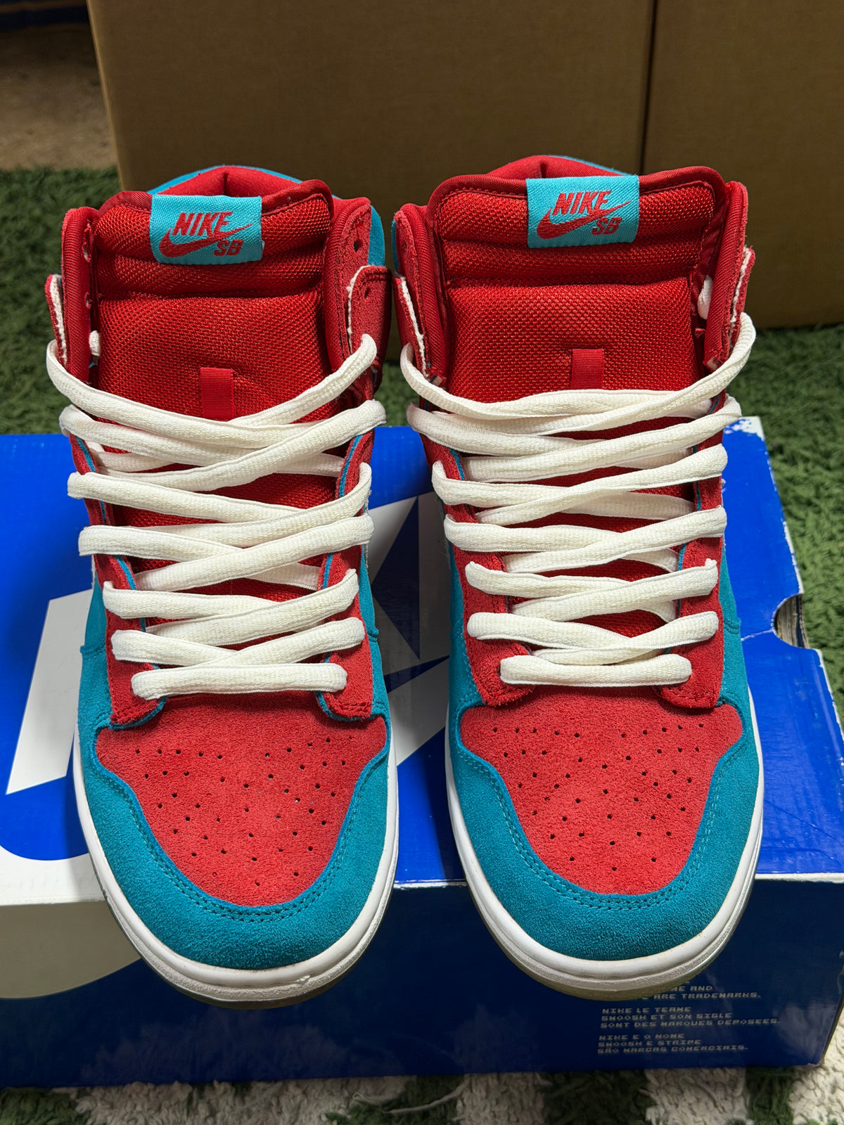 Nike SB Dunk High Bloody Gums