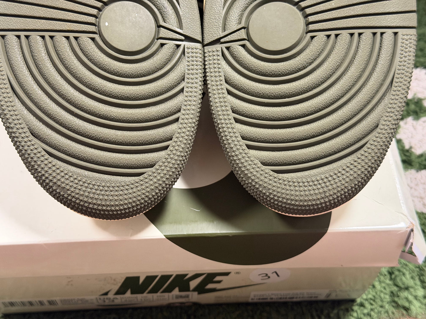 Jordan 1 Retro Low OG SP Travis Scott Olive (Women's)