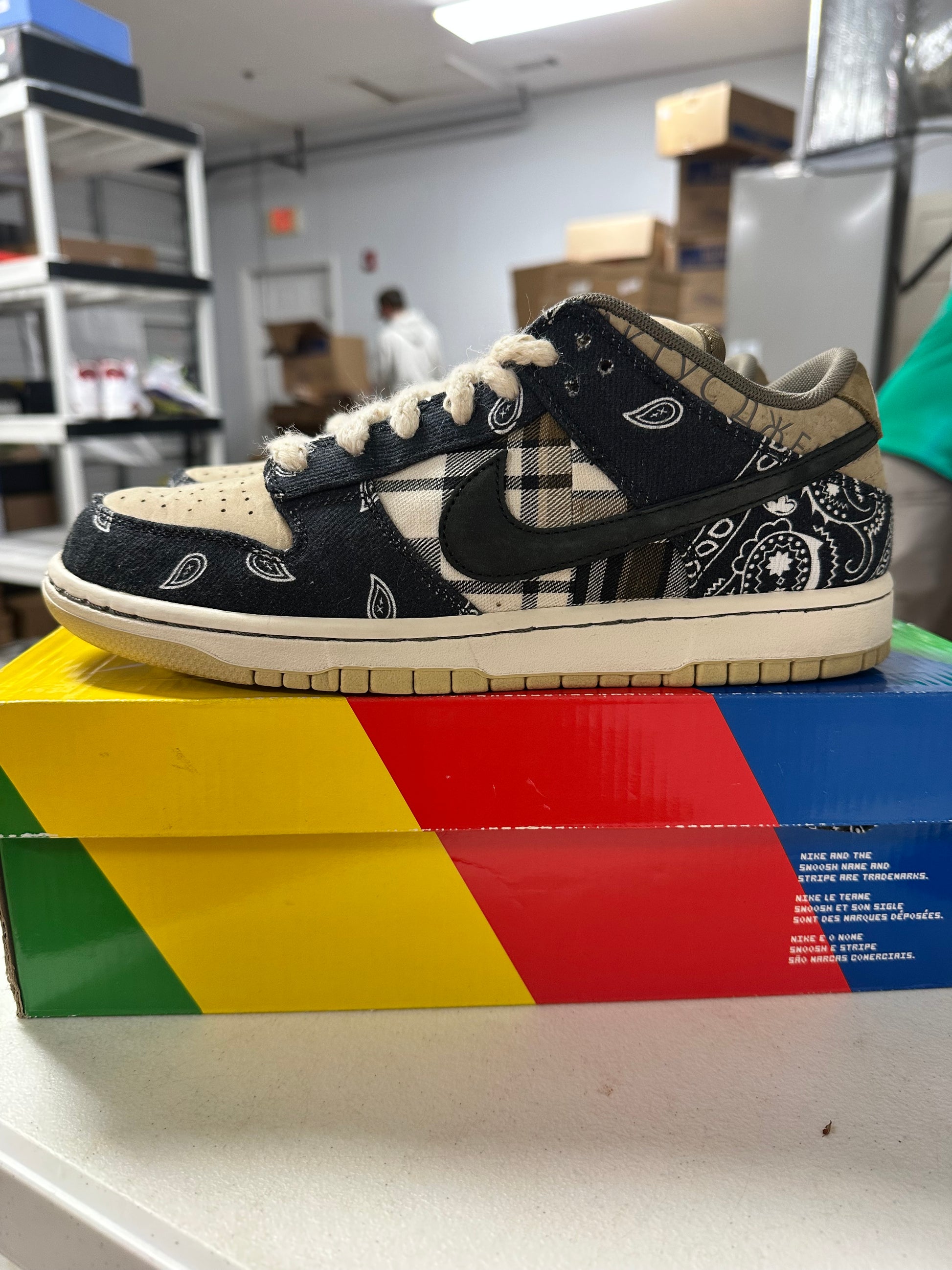 NIKE SB DUNK LOW TRAVIS SCOTT
