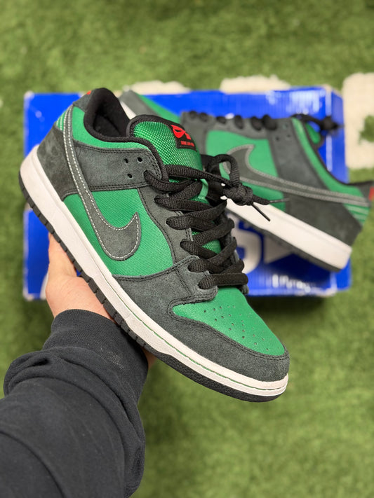 Nike SB Dunk Low Pine Green Black