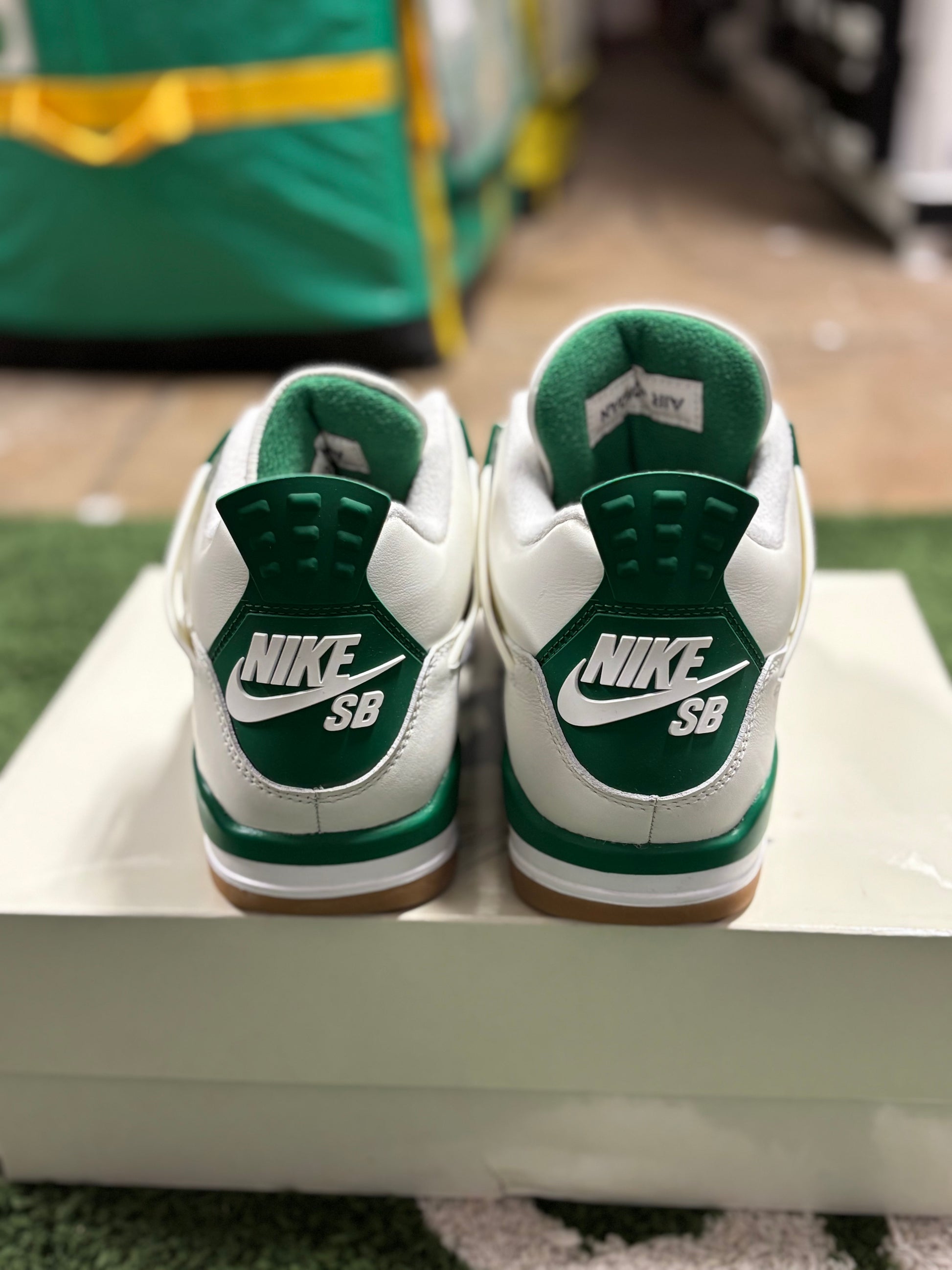 Jordan 4 Retro SB Pine Green