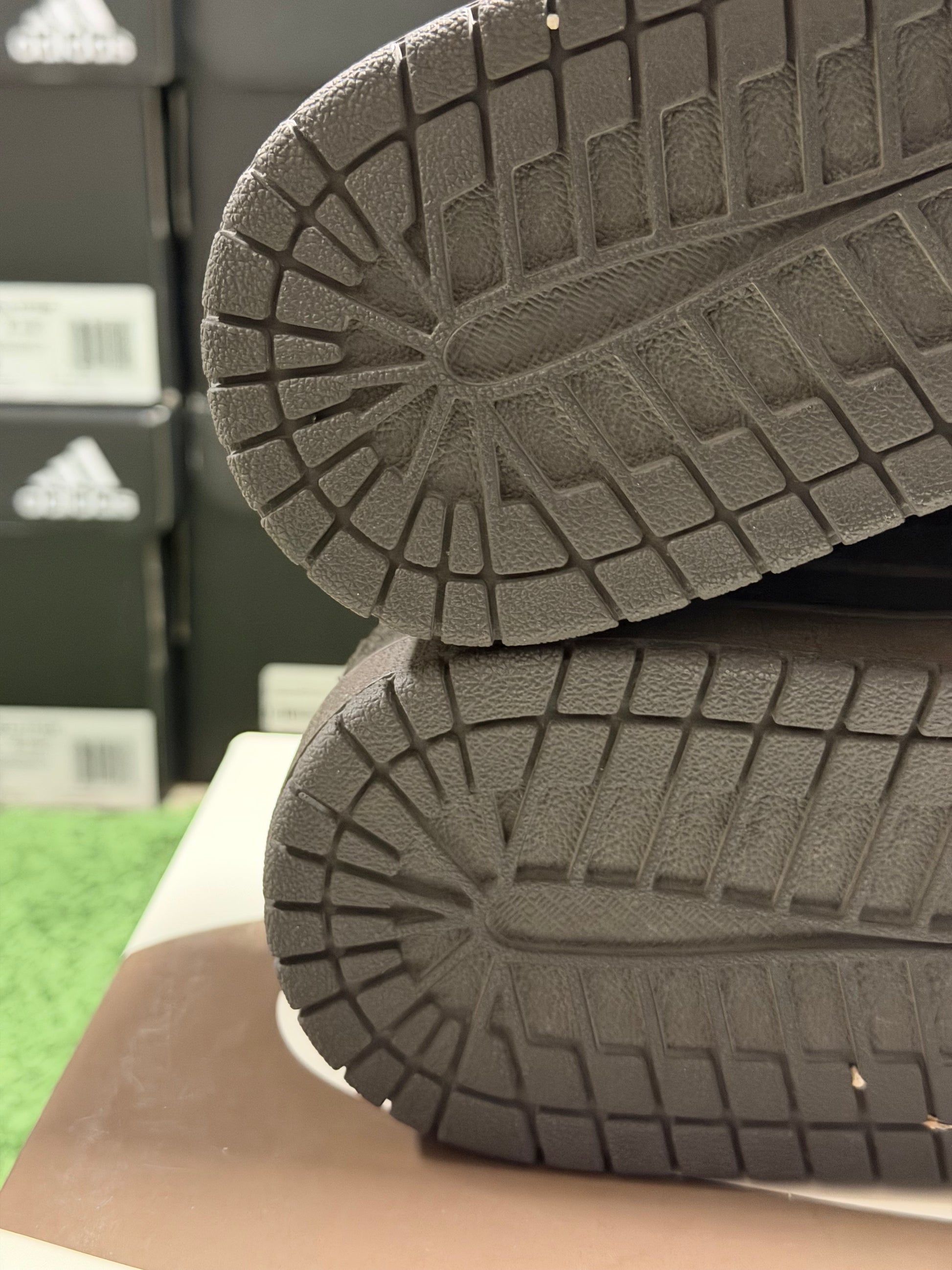 Jordan 1 Retro Low OG SP Travis Scott Velvet Brown