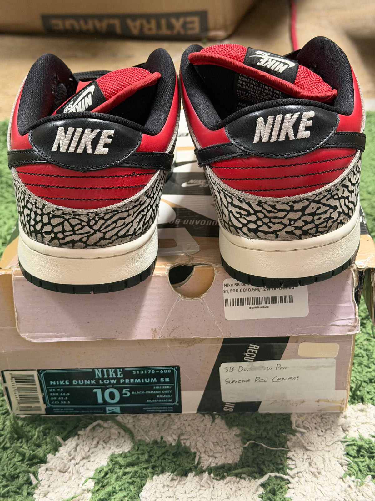 Nike SB Dunk Low Supreme Red Cement (2012)